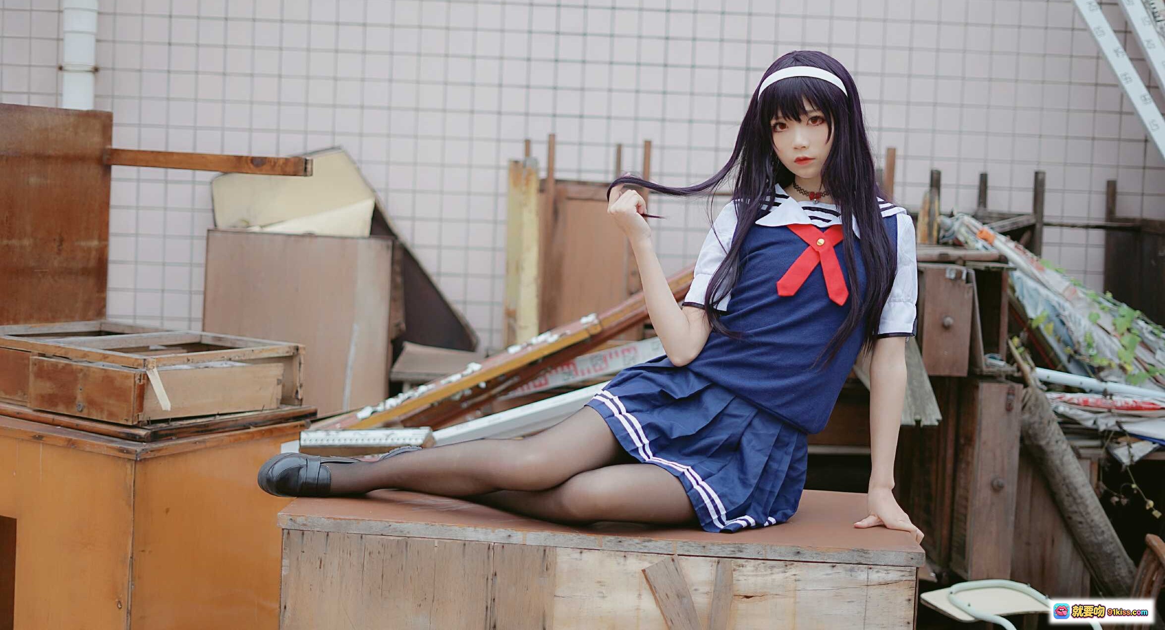 图片[5] - 五更百鬼_NO.017 学姐校服写真 25P高清美图 日系JK制服 黑丝长腿 校园走廊拍摄 精致妆容 白色发带 红领结 蓝色水手服 时尚穿搭 甜美气质 - 就要吻