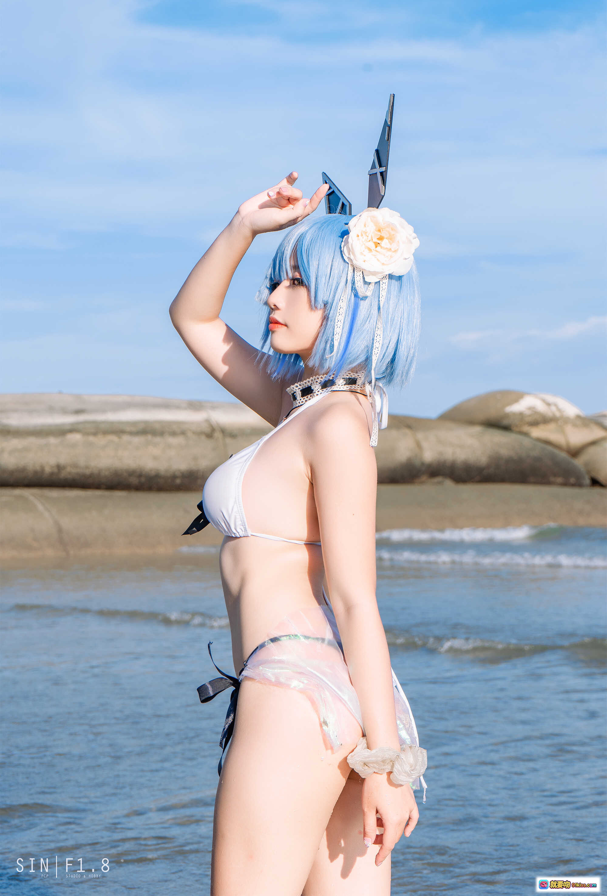 图片[5] - Messie Huang蓝发少女海边比基尼写真｜Gascogne泳装性感蕾丝系带设计｜20P高清图集 - 就要吻