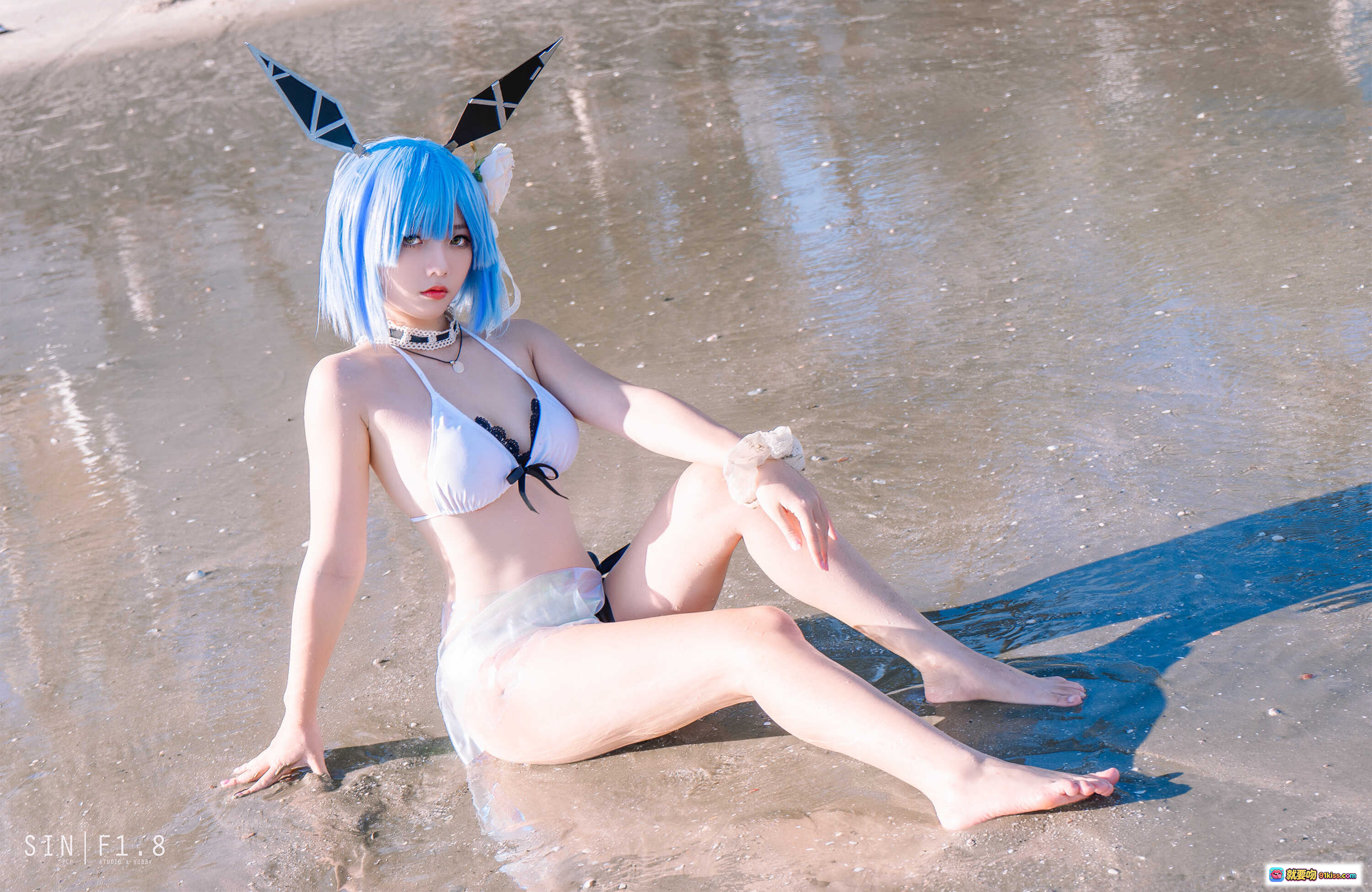 图片[3] - Messie Huang蓝发少女海边比基尼写真｜Gascogne泳装性感蕾丝系带设计｜20P高清图集 - 就要吻