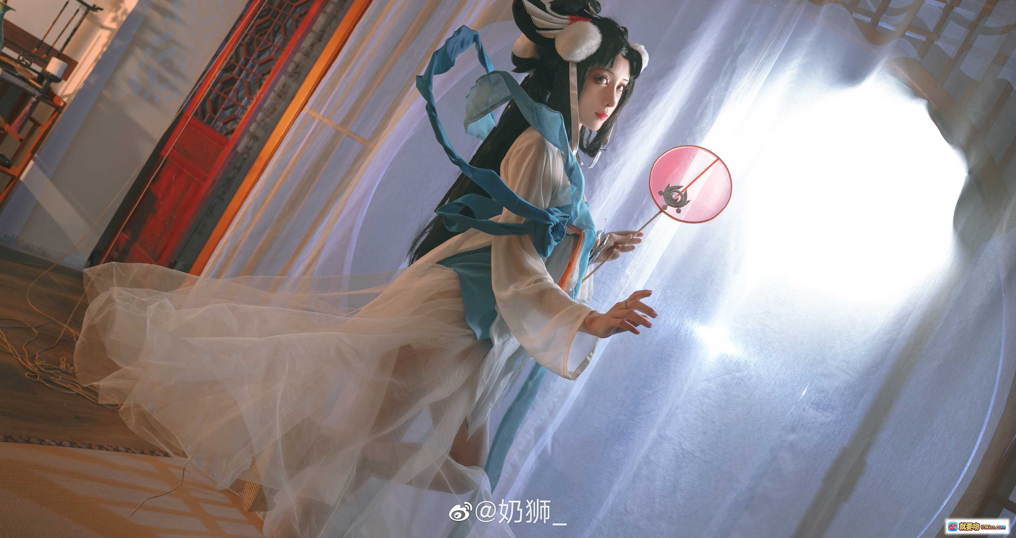 图片[3] - 奶狮不咬人嫦娥如梦令cos写真｜古风汉服仙女造型｜手持红扇兔伴灯笼场景｜高清14P美图 - 就要吻
