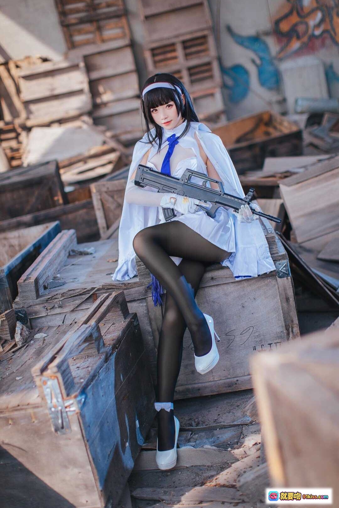 图片[9] - 白裙黑丝少女持枪cos写真 | 优雅与飒爽并存 | 废墟背景氛围感拉满 | 长发头带精致造型 | 高清10P摄影集锦 - 就要吻