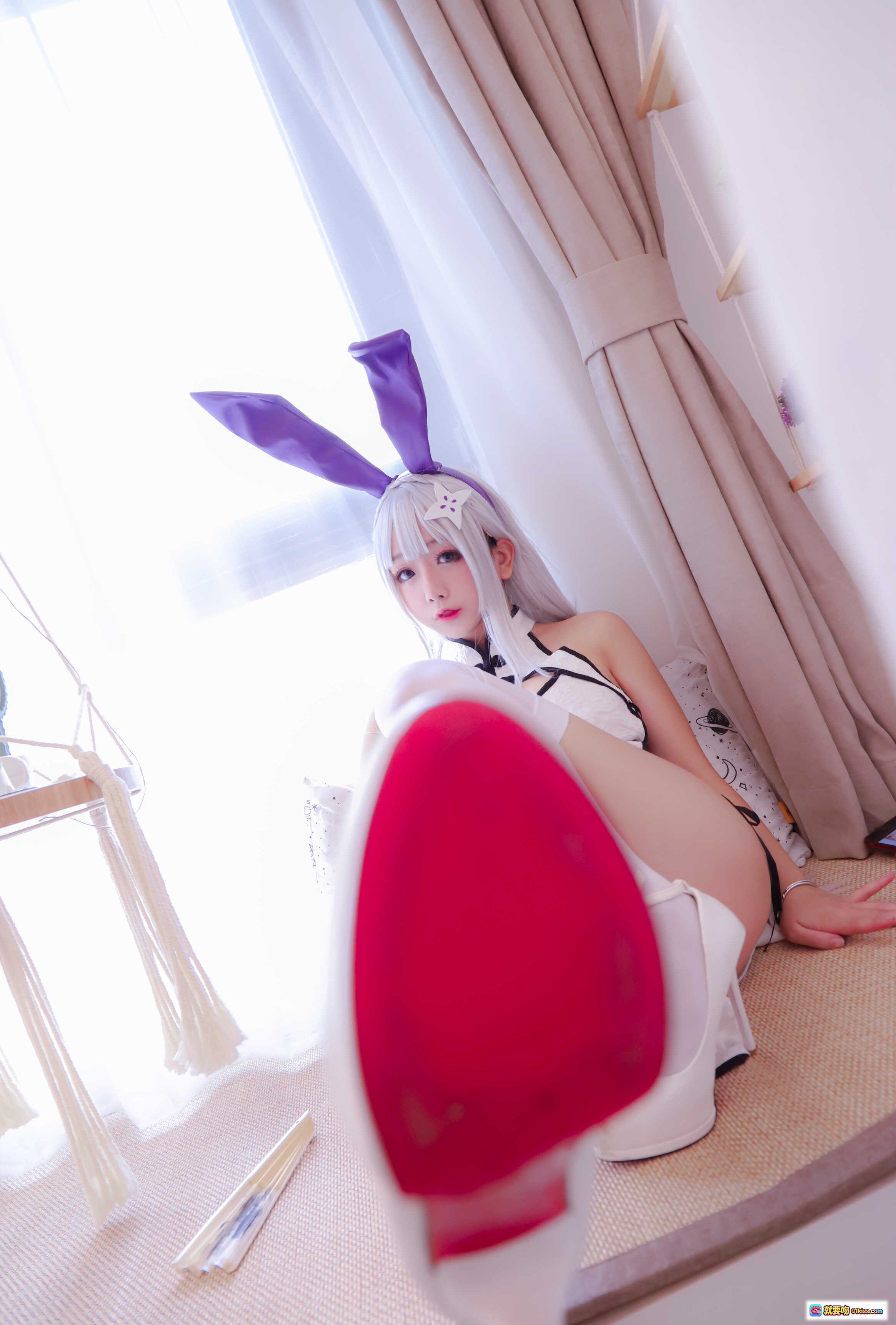 图片[4] - 日奈娇NO.009白旗袍兔女郎COS写真｜紫色兔耳+白色丝袜+旗袍造型+42P高清图集 - 就要吻