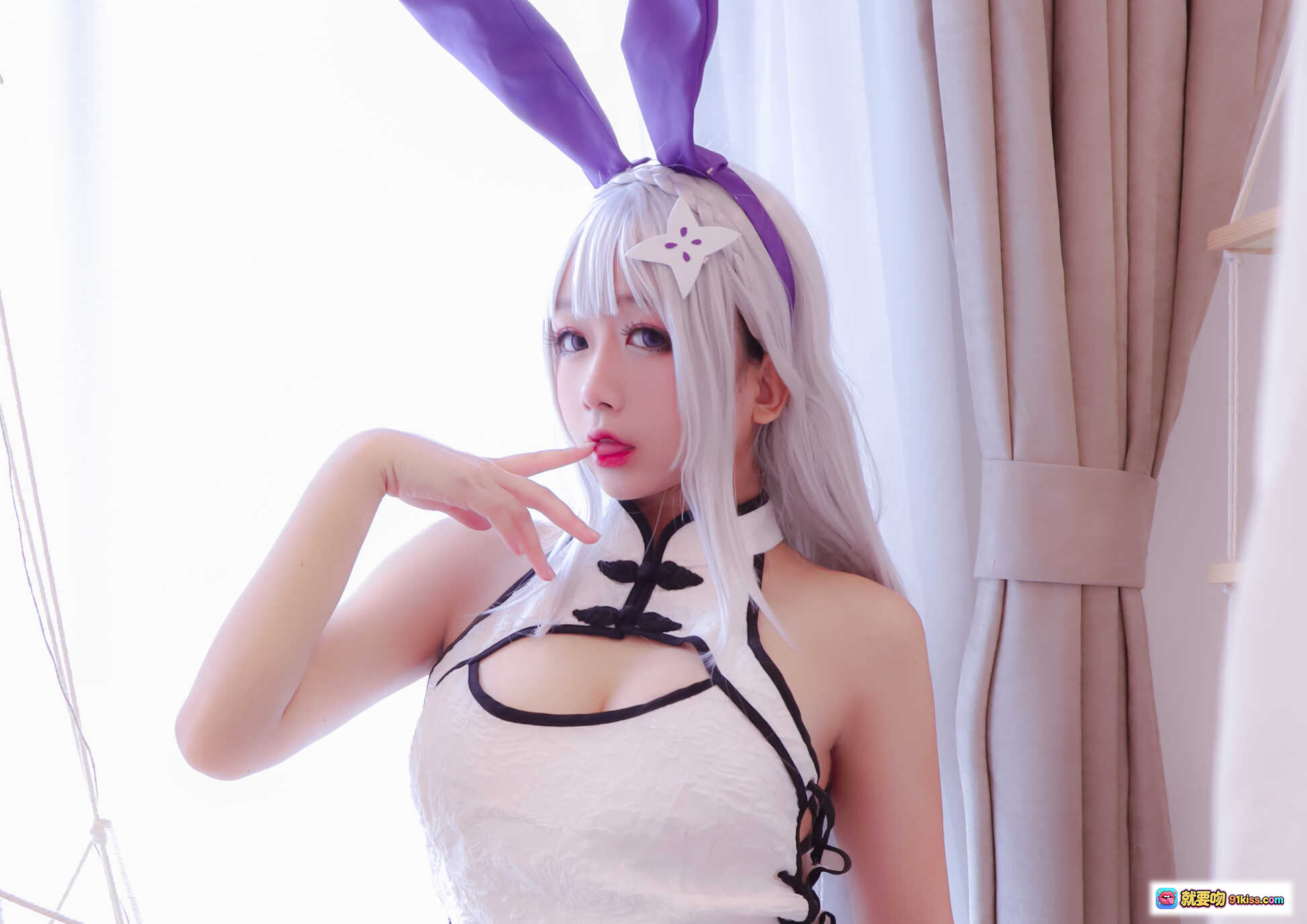 图片[3] - 日奈娇NO.009白旗袍兔女郎COS写真｜紫色兔耳+白色丝袜+旗袍造型+42P高清图集 - 就要吻