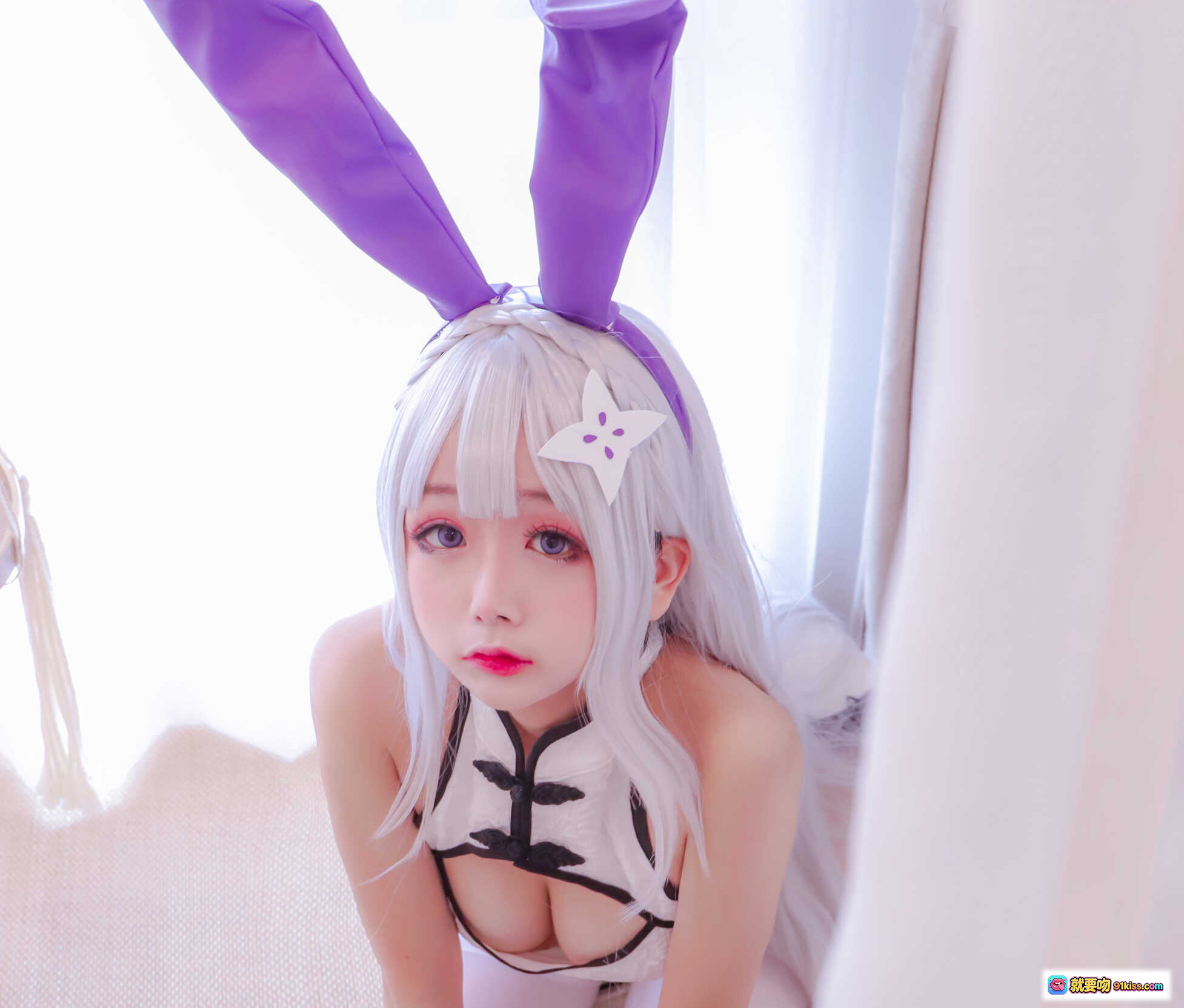 图片[10] - 日奈娇NO.009白旗袍兔女郎COS写真｜紫色兔耳+白色丝袜+旗袍造型+42P高清图集 - 就要吻