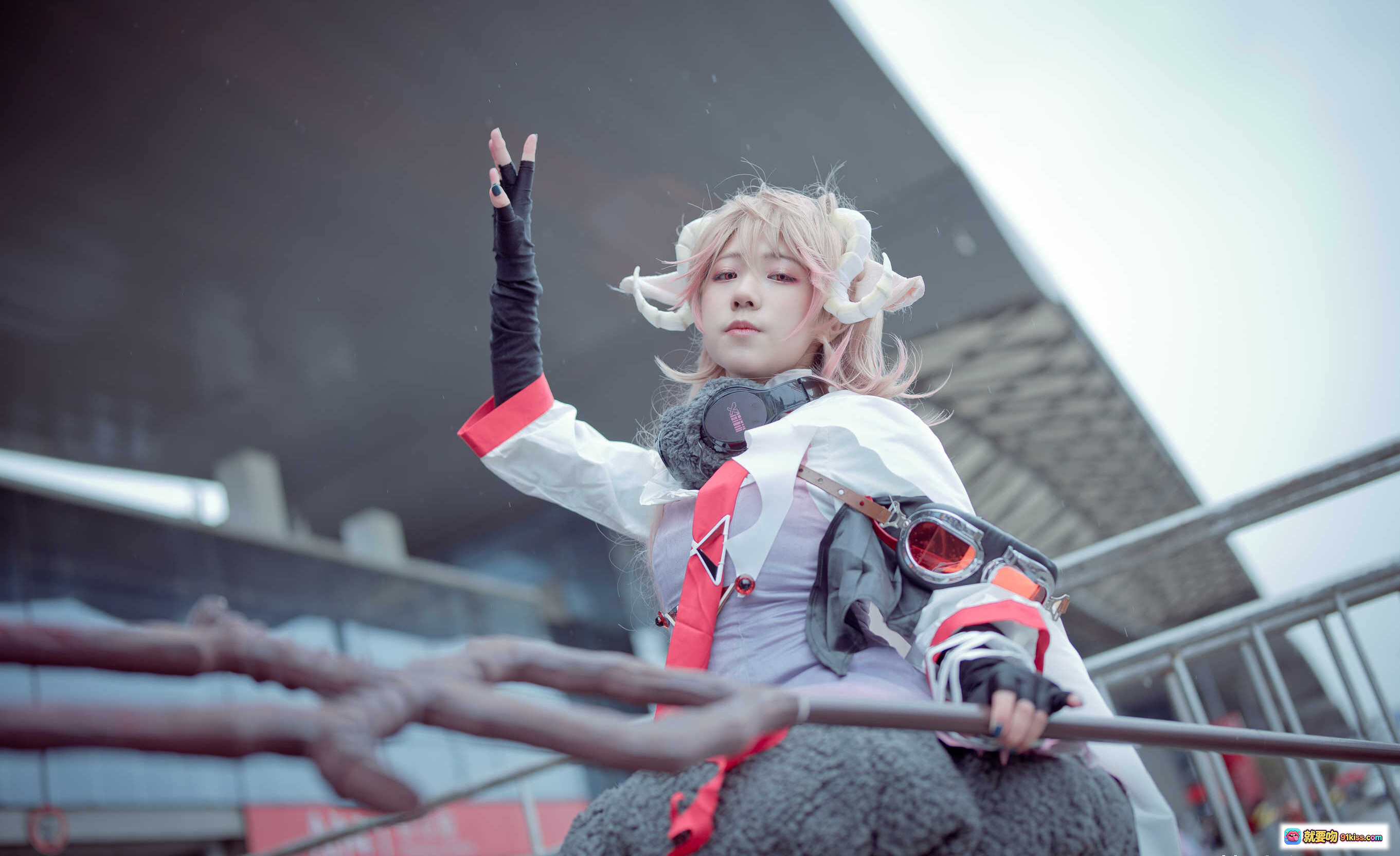 图片[6] - 蓝小沂KiKi NO.06 爱もてかれるは恋無きなり 16P 182MB 精美cosplay 紫粉光影 花纹装饰 手部特写 时尚造型 - 就要吻