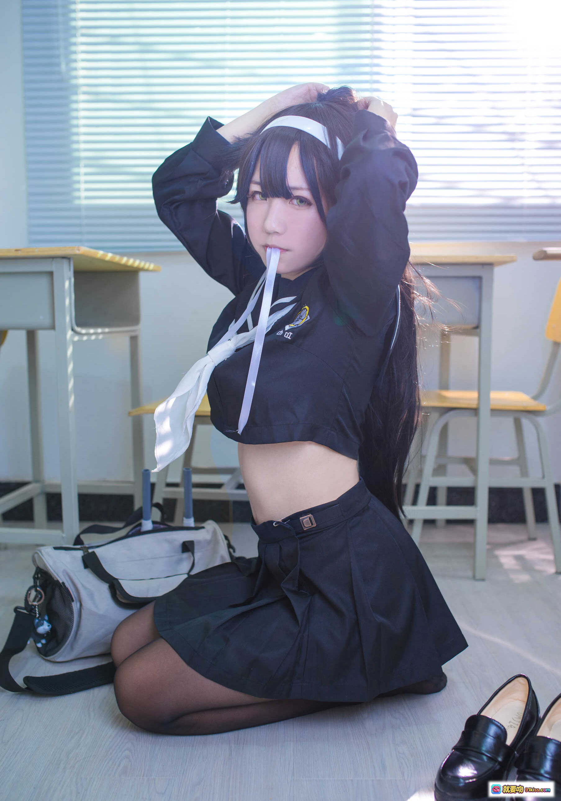 图片[3] - 蓝小沂KiKi NO.06 爱もてかれるは恋無きなり 16P 182MB 精美cosplay 紫粉光影 花纹装饰 手部特写 时尚造型 - 就要吻