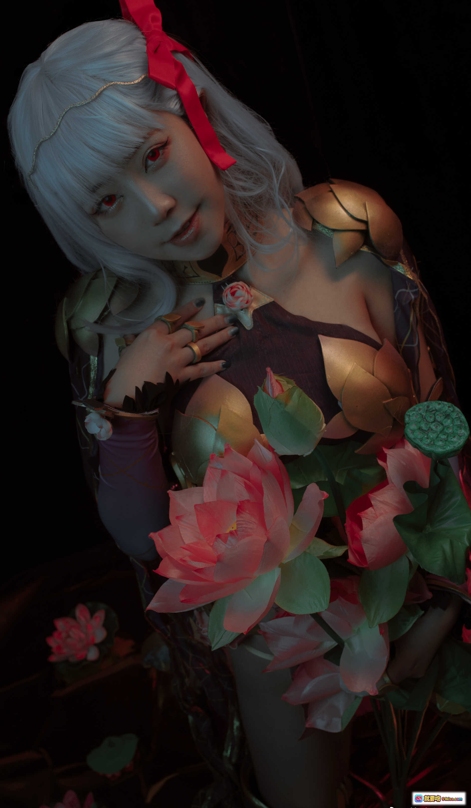 图片[7] - 蓝小沂KiKi NO.06 爱もてかれるは恋無きなり 16P 182MB 精美cosplay 紫粉光影 花纹装饰 手部特写 时尚造型 - 就要吻