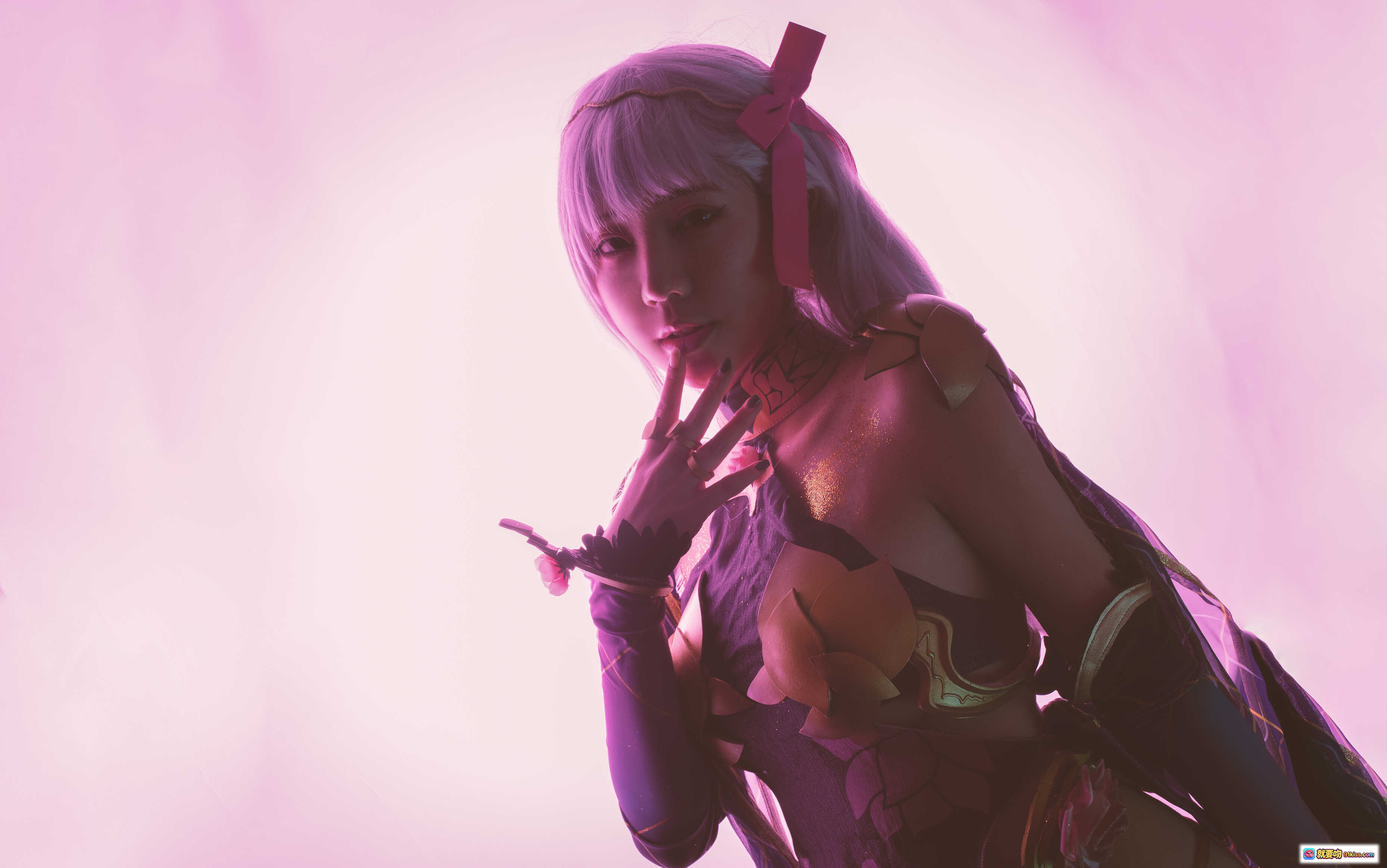 图片[10] - 蓝小沂KiKi NO.06 爱もてかれるは恋無きなり 16P 182MB 精美cosplay 紫粉光影 花纹装饰 手部特写 时尚造型 - 就要吻