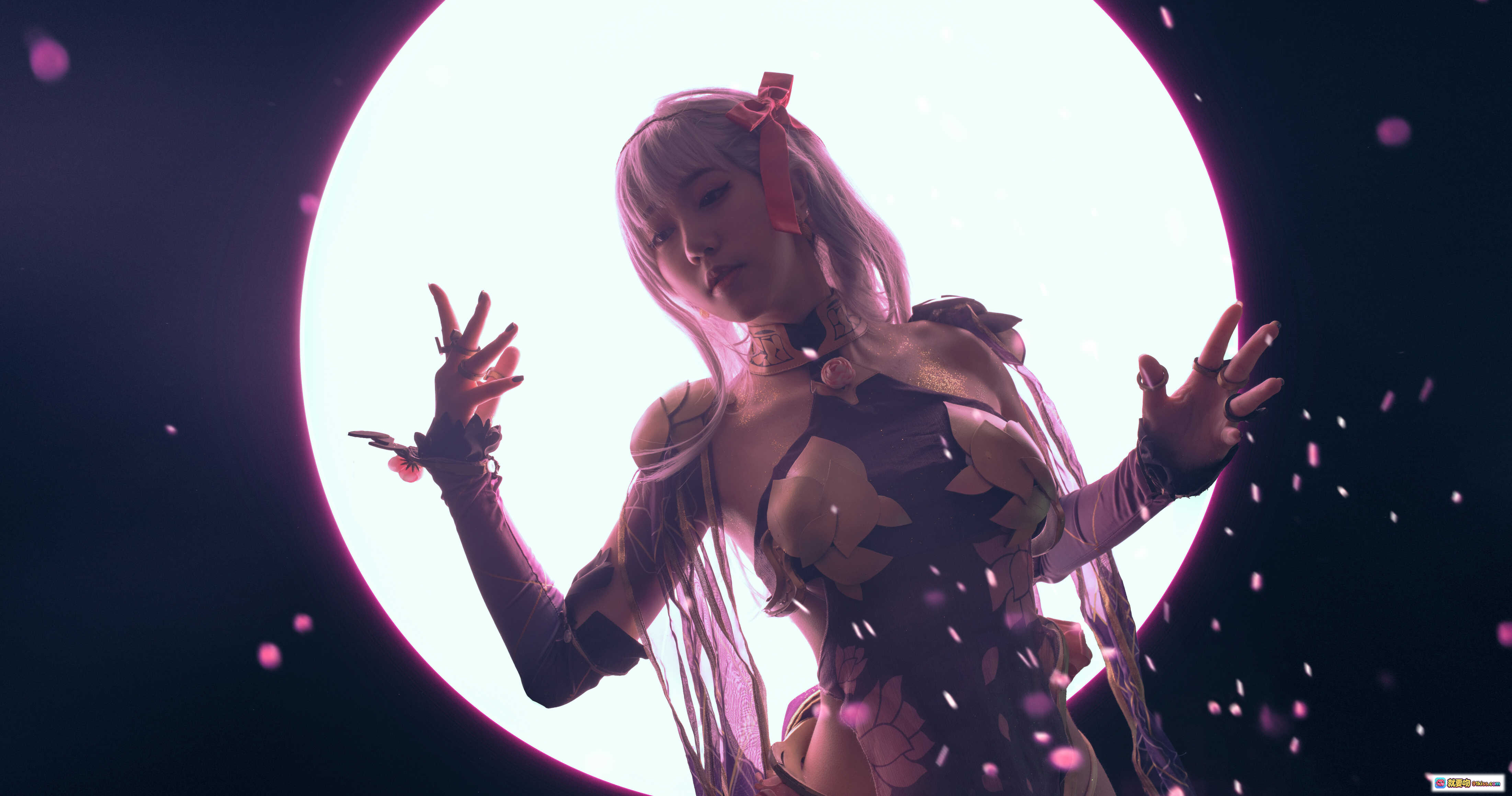 图片[8] - 蓝小沂KiKi NO.06 爱もてかれるは恋無きなり 16P 182MB 精美cosplay 紫粉光影 花纹装饰 手部特写 时尚造型 - 就要吻