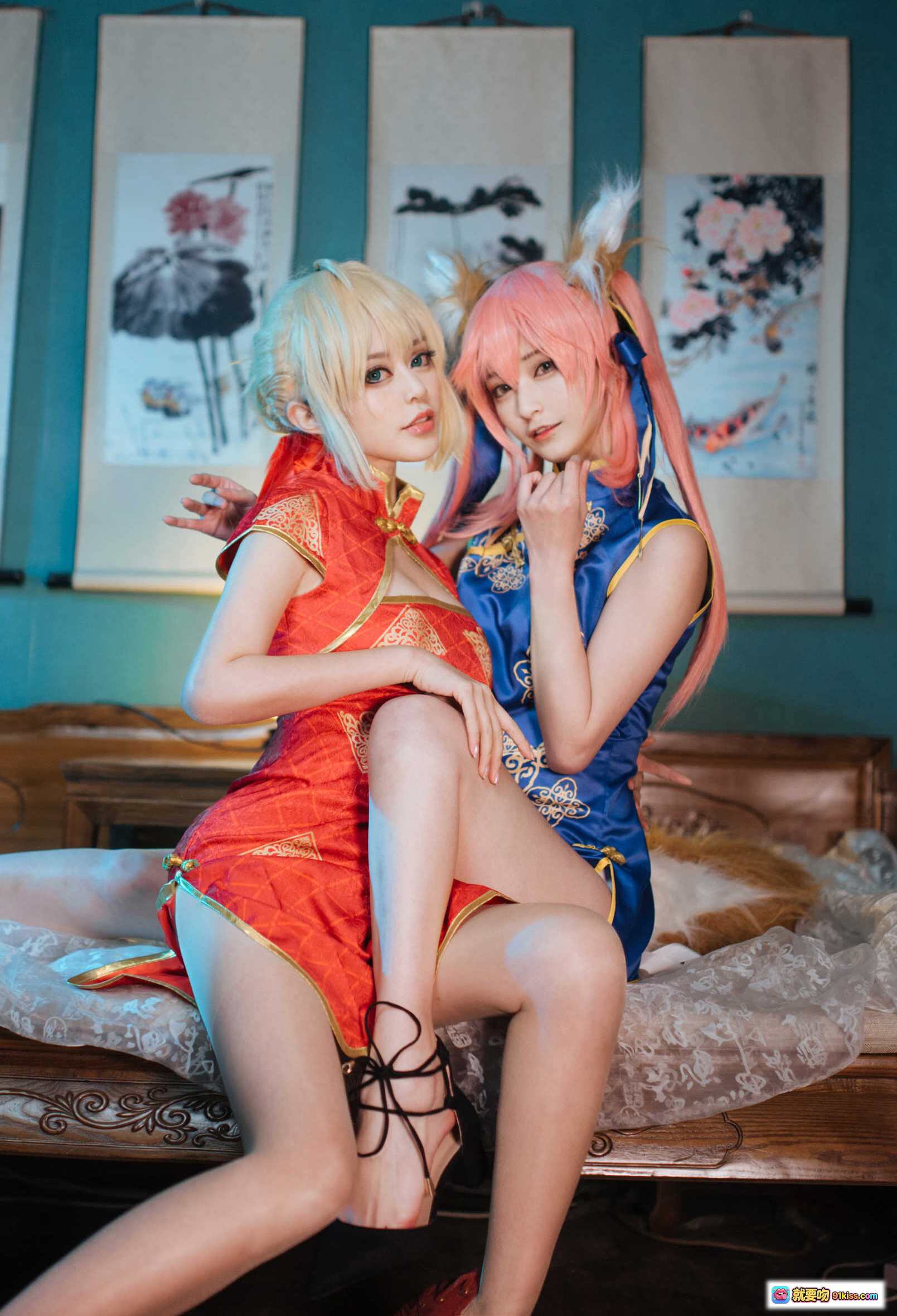 图片[5] - 玉藻前旗袍Cosplay写真 | 粉发狐耳少女 | 蓝金刺绣和风服饰 | 东方幻想角色扮演 | 高清12P美图集 - 就要吻