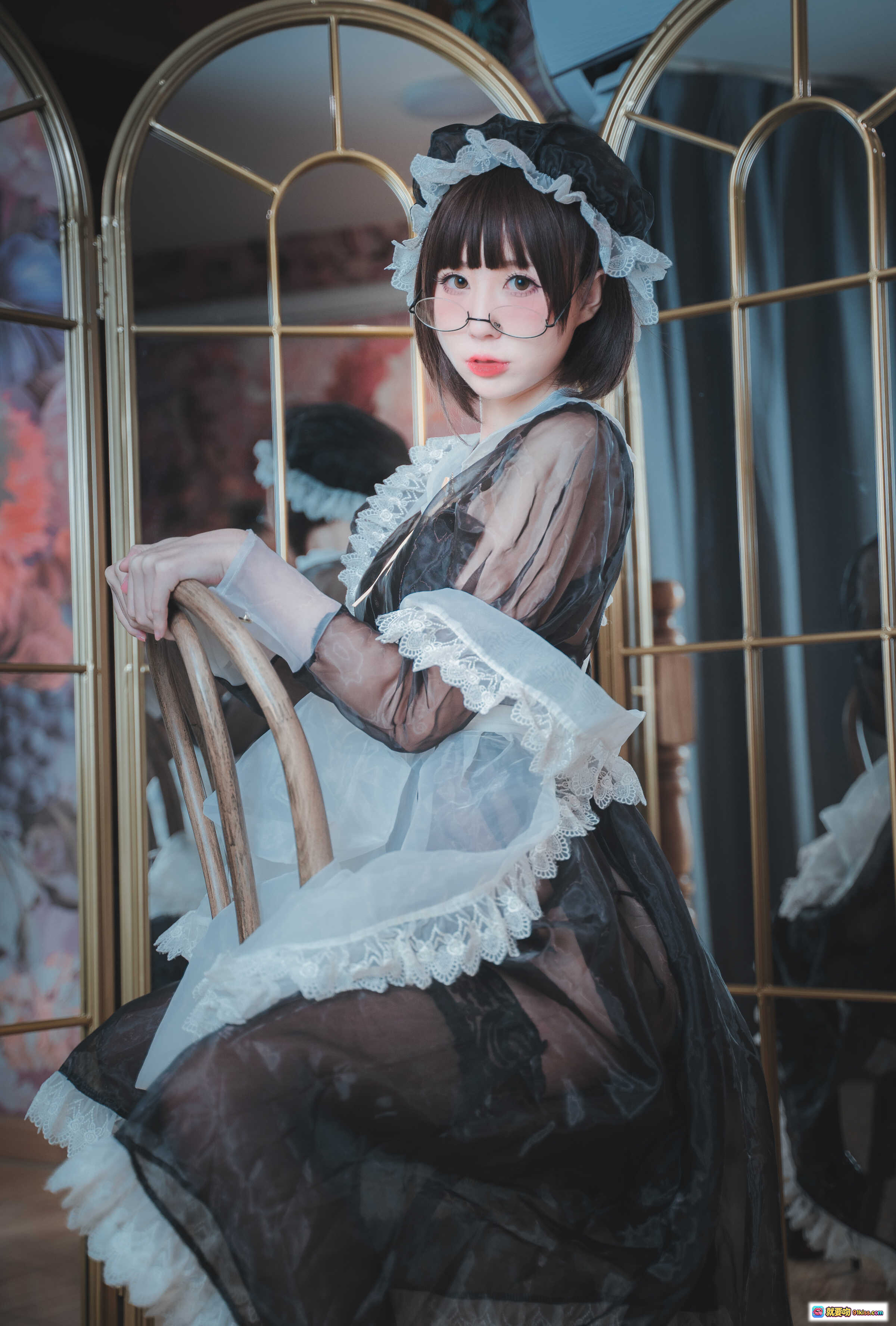 图片[7] - 西园寺南鸽NO.004透明女仆装背影写真｜蕾丝边帽+透视黑纱+交叉绑带设计｜50P高清图集 - 就要吻