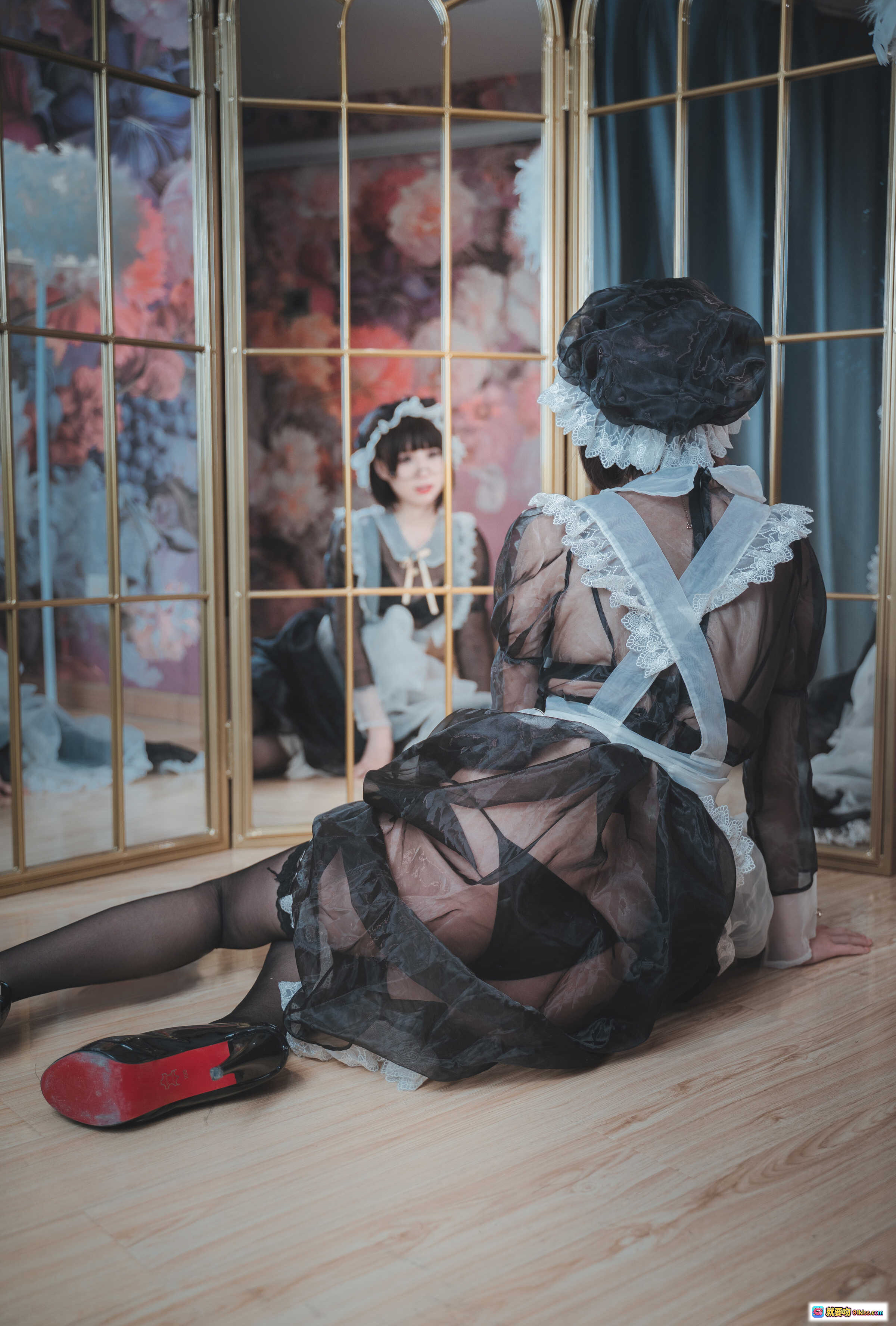 图片[10] - 西园寺南鸽NO.004透明女仆装背影写真｜蕾丝边帽+透视黑纱+交叉绑带设计｜50P高清图集 - 就要吻