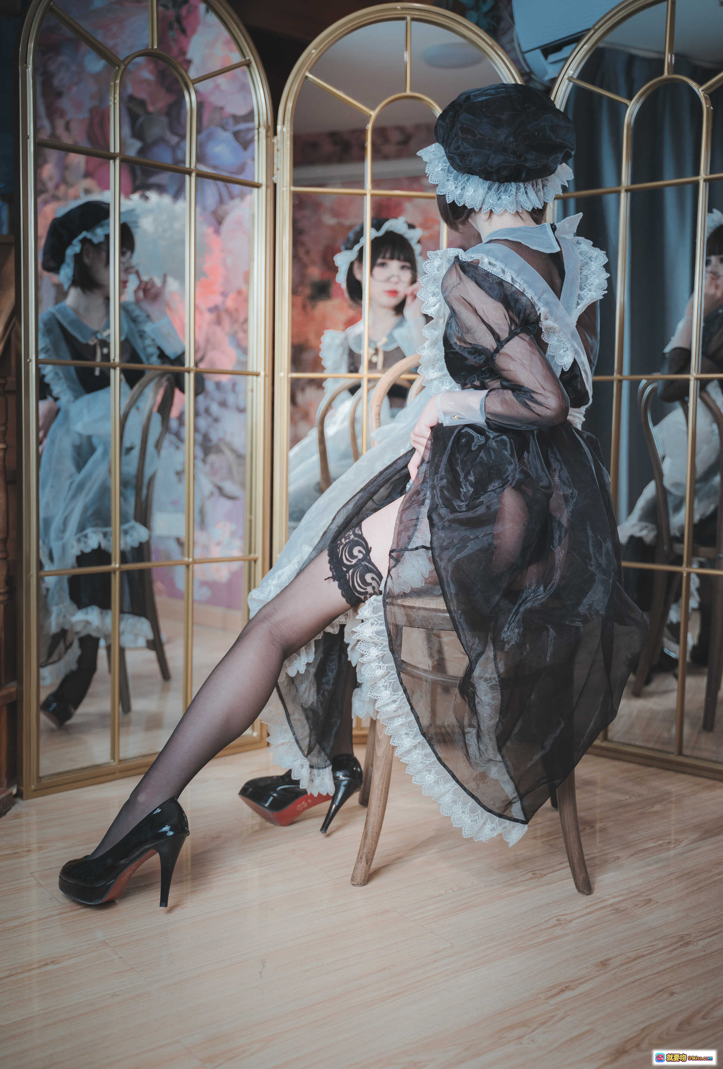 图片[6] - 西园寺南鸽NO.004透明女仆装背影写真｜蕾丝边帽+透视黑纱+交叉绑带设计｜50P高清图集 - 就要吻