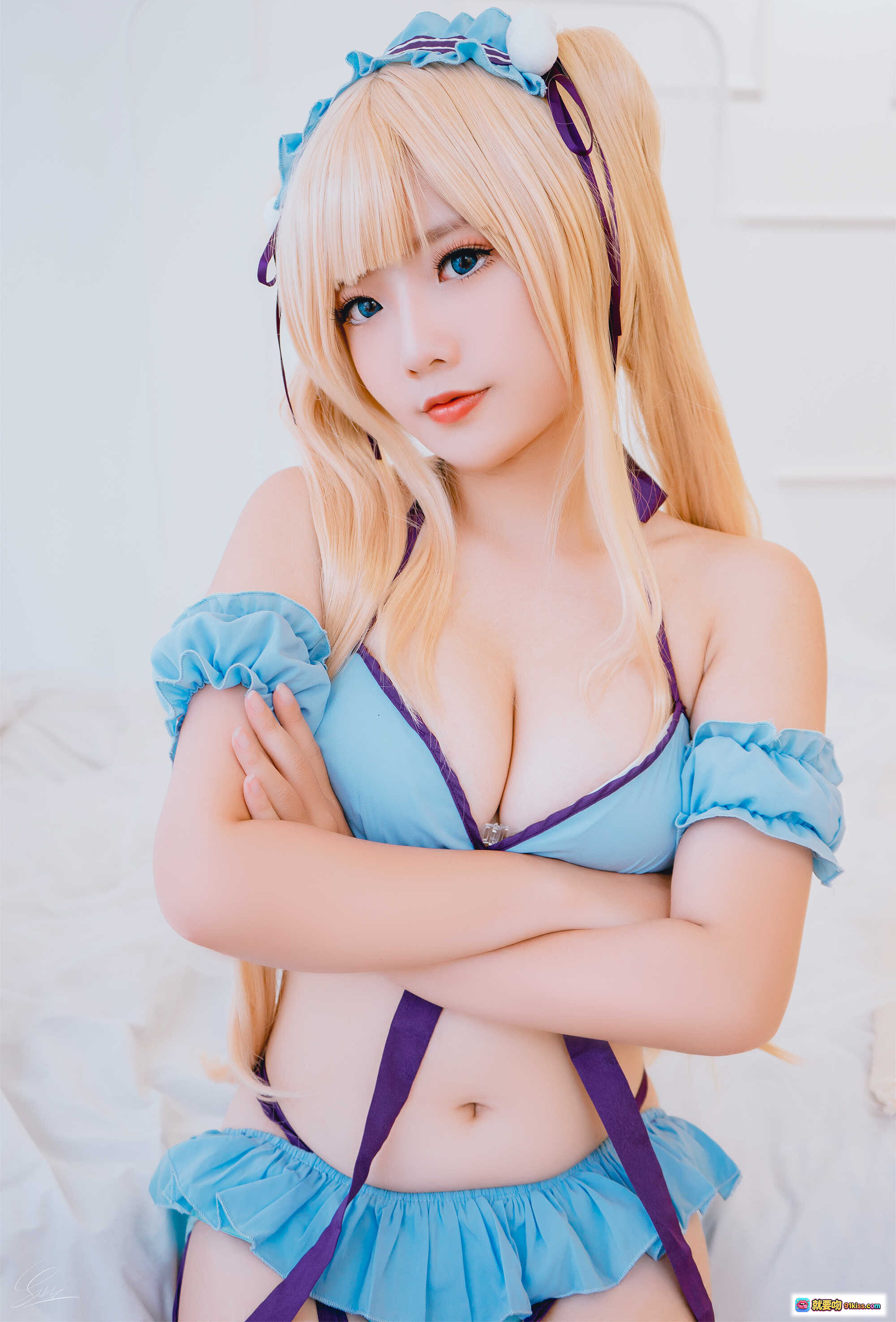 图片[2] - Messie Huang Cosplay Eriri Spencer Sawamura 蓝紫洛丽塔内衣写真 26P高清美图 床上诱惑姿势 金发双马尾少女风 - 就要吻