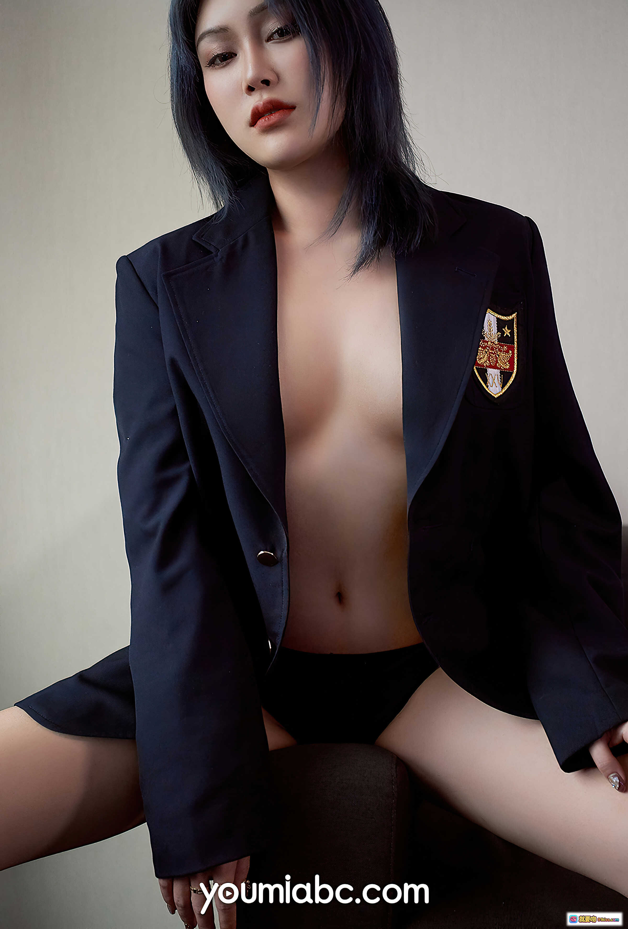 图片[8] - 孙Amber黑西装制服写真  window边性感姿态 腿部玫瑰纹身  YouMi尤蜜2020.08.13缠绵挚爱系列 - 就要吻