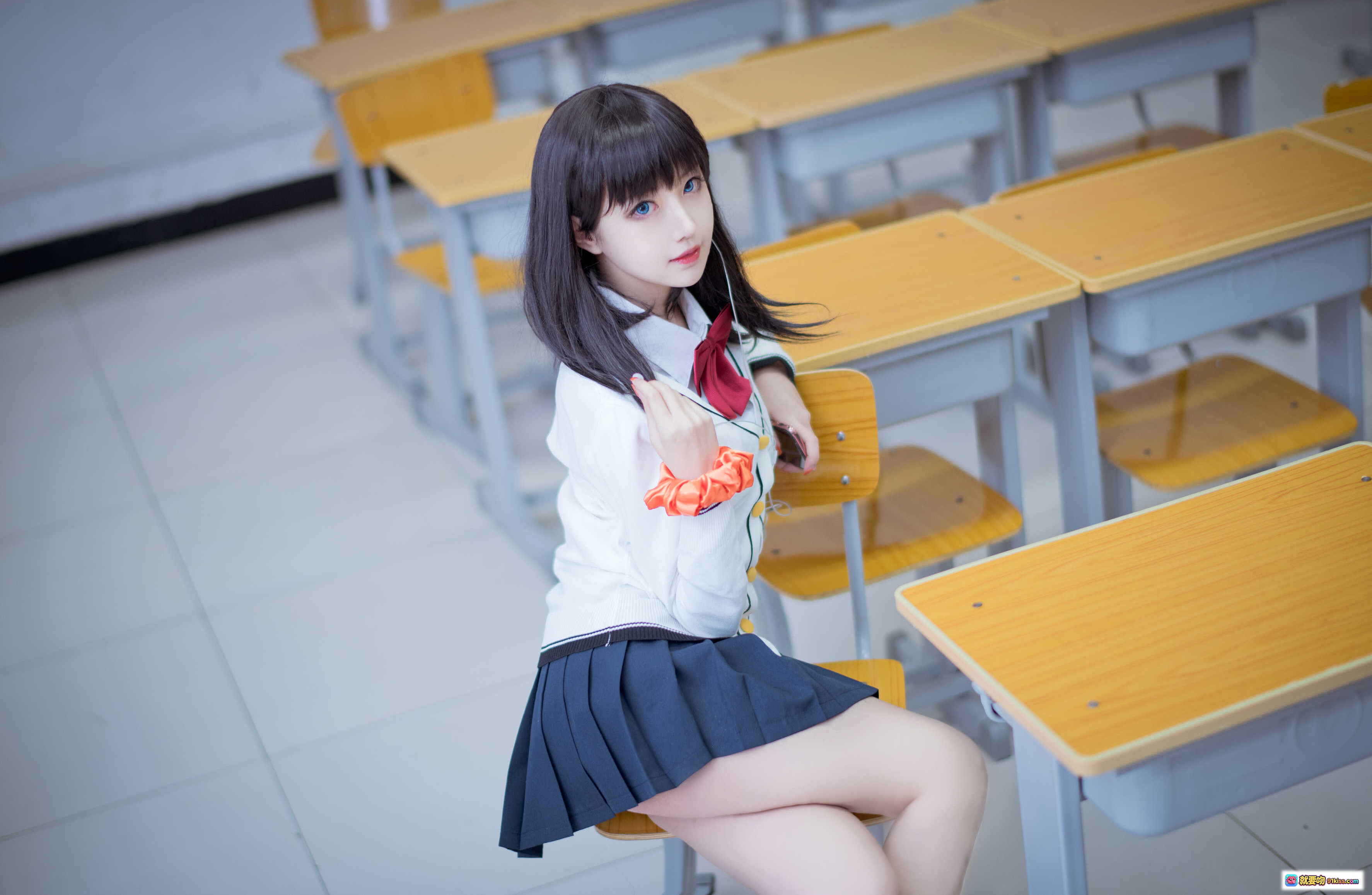 图片[7] - Shika小鹿鹿NO.012六花cosplay写真｜白制服红领结蓝瞳少女｜精致妆容双马尾造型｜高清10P美图合集 - 就要吻