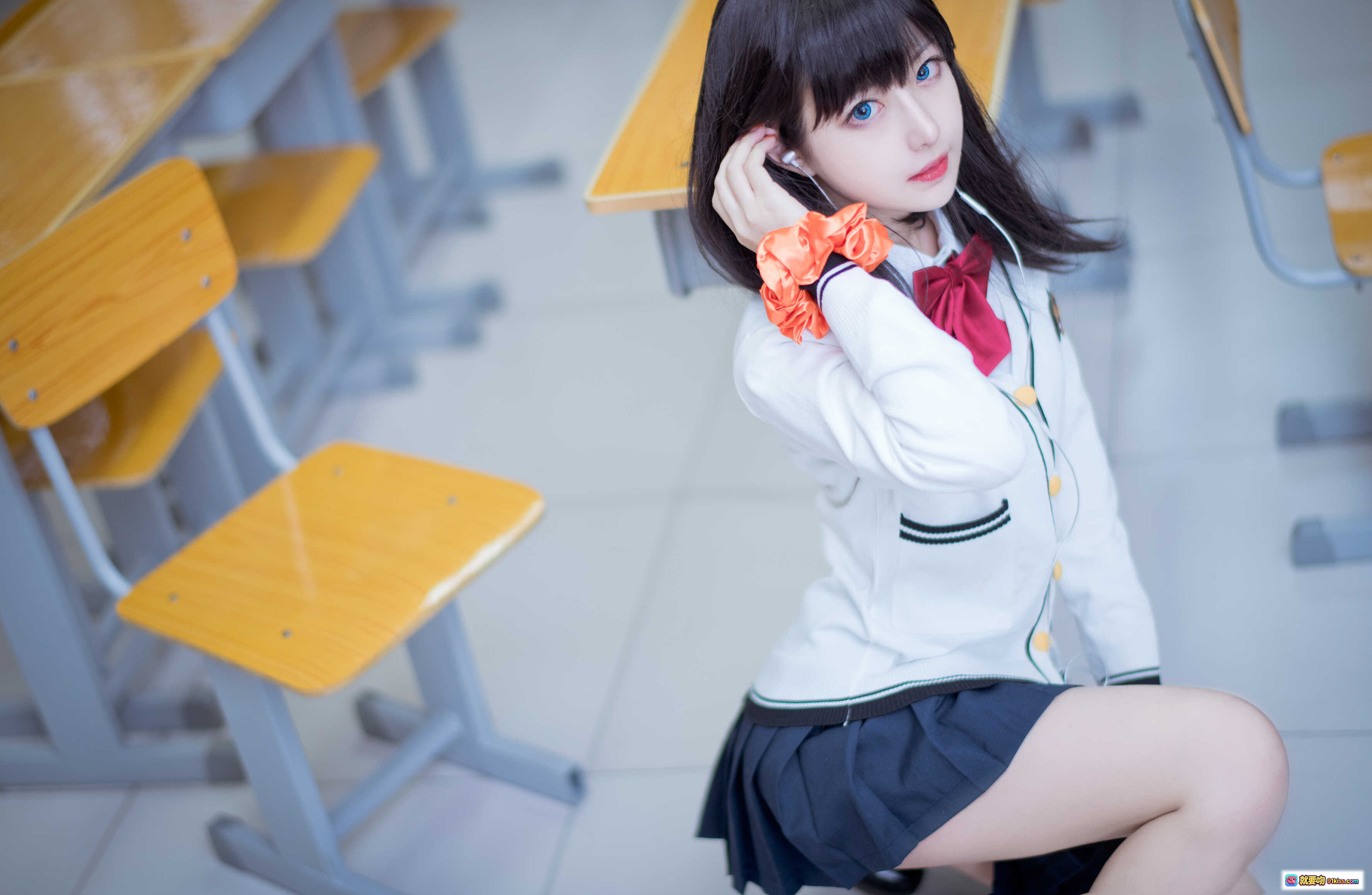 图片[10] - Shika小鹿鹿NO.012六花cosplay写真｜白制服红领结蓝瞳少女｜精致妆容双马尾造型｜高清10P美图合集 - 就要吻