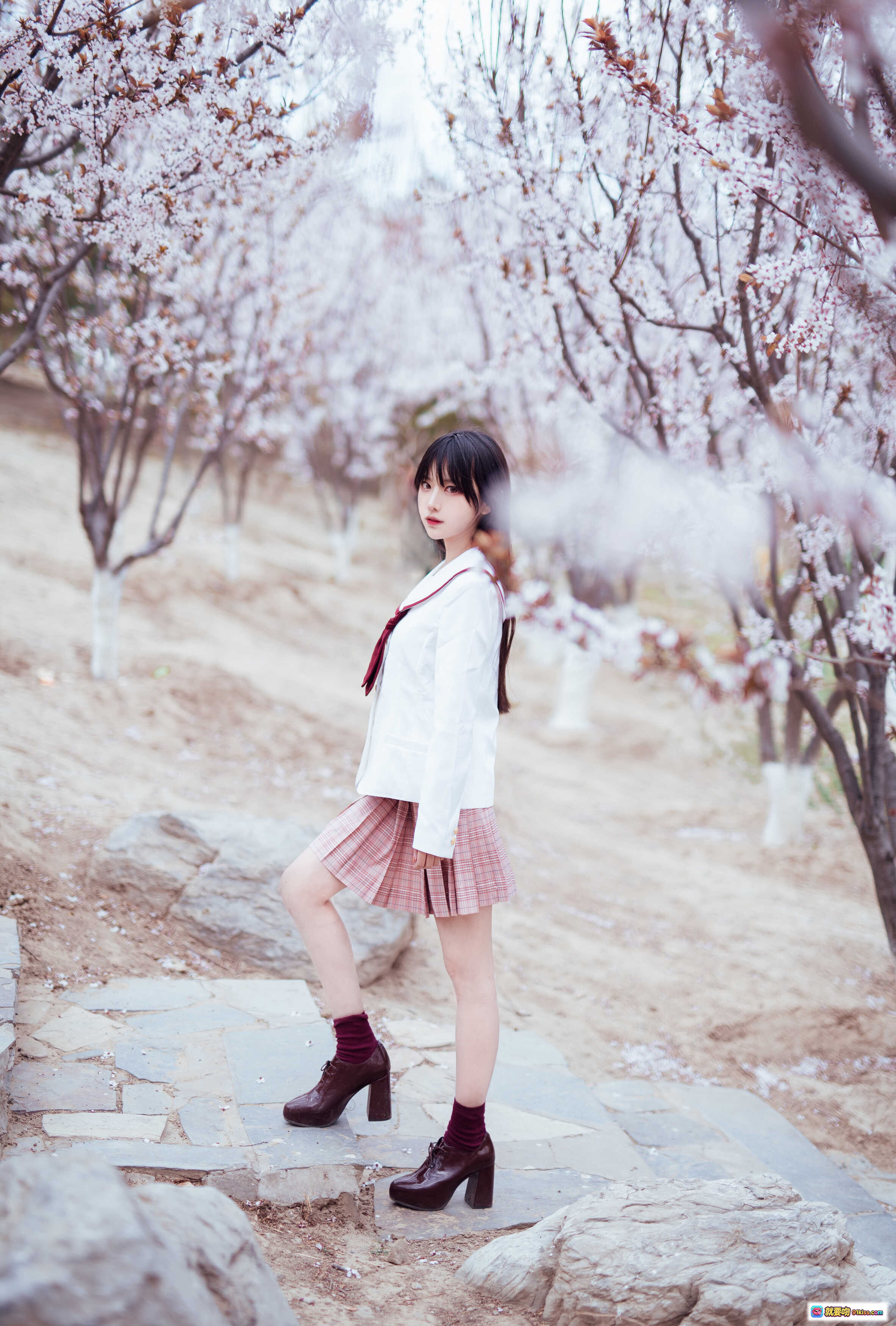 图片[10] - Shika小鹿鹿NO.041樱花写真 | 日系校服少女 | 粉樱树下跪坐 | 清新自然风 | 13P高清图集 - 就要吻