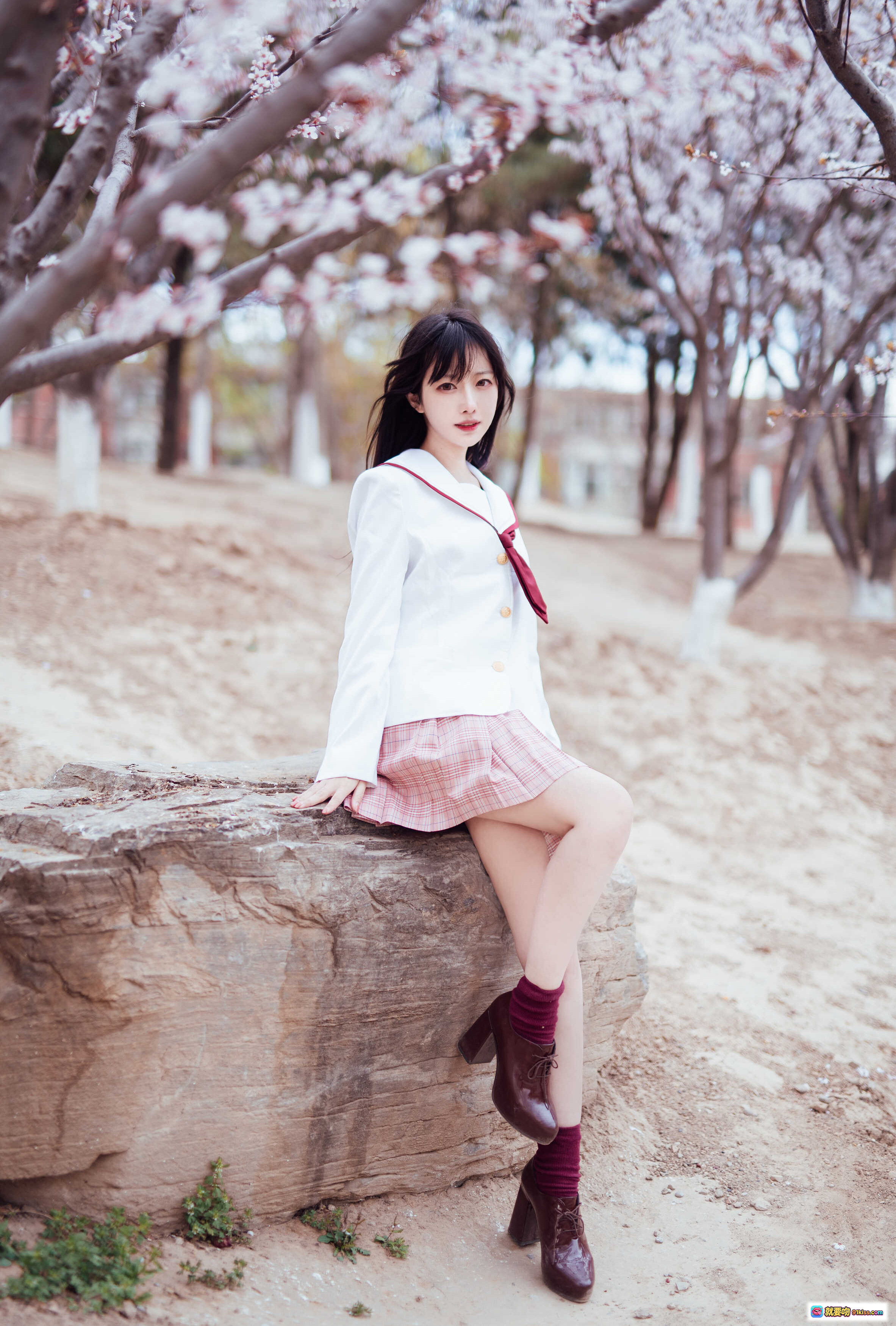 图片[2] - Shika小鹿鹿NO.041樱花写真 | 日系校服少女 | 粉樱树下跪坐 | 清新自然风 | 13P高清图集 - 就要吻