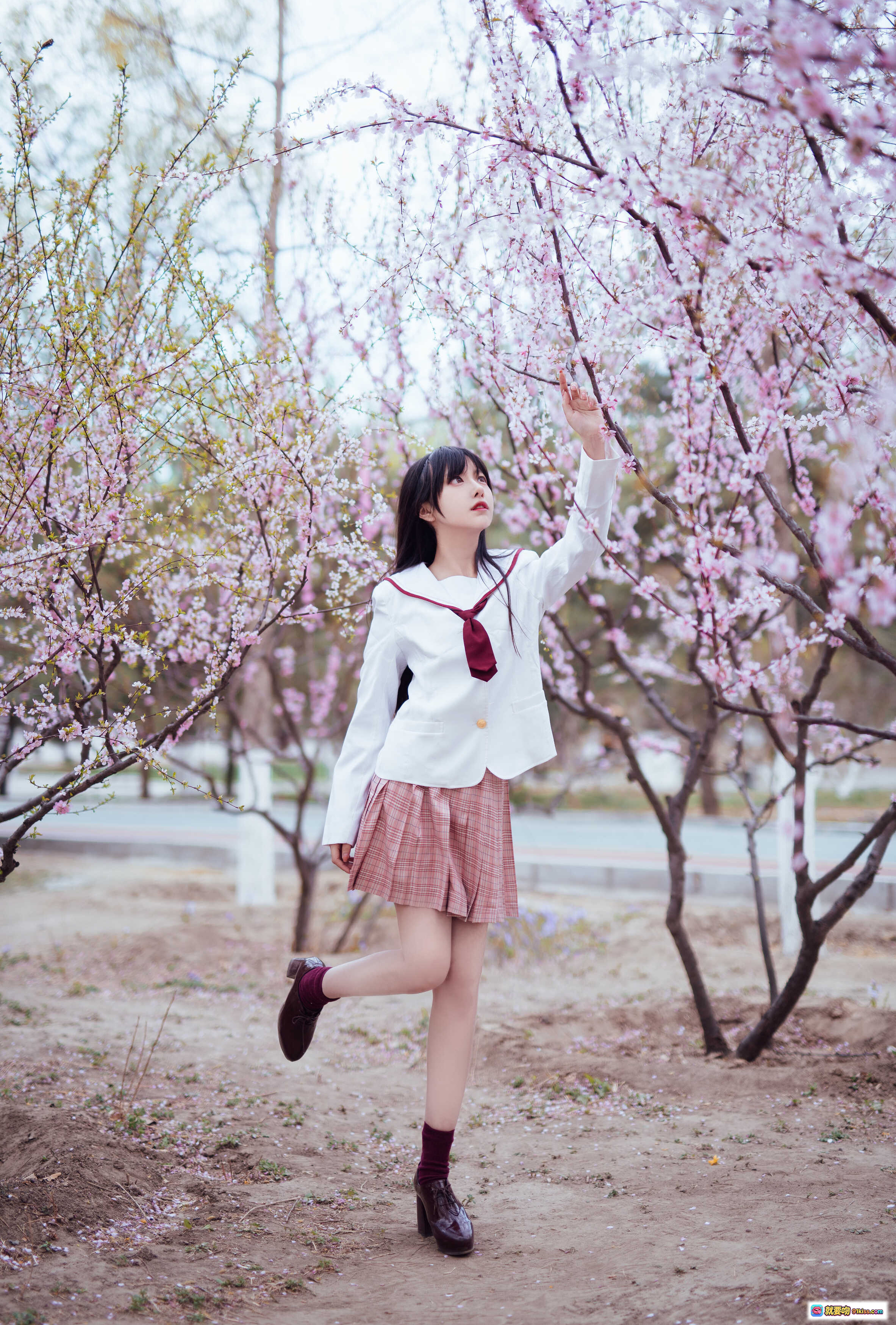 图片[9] - Shika小鹿鹿NO.041樱花写真 | 日系校服少女 | 粉樱树下跪坐 | 清新自然风 | 13P高清图集 - 就要吻