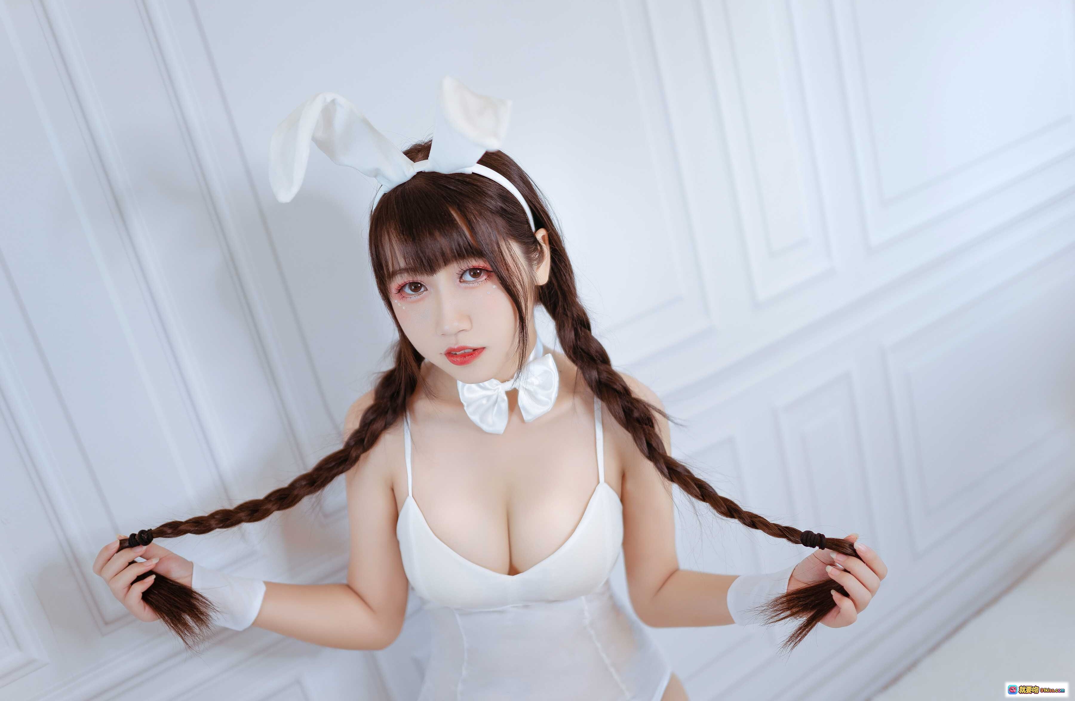 图片[10] - NO.005 不呆猫 白色兔女郎写真 丝袜美腿 甜美居家风 软萌少女感 28P高清图集 - 就要吻