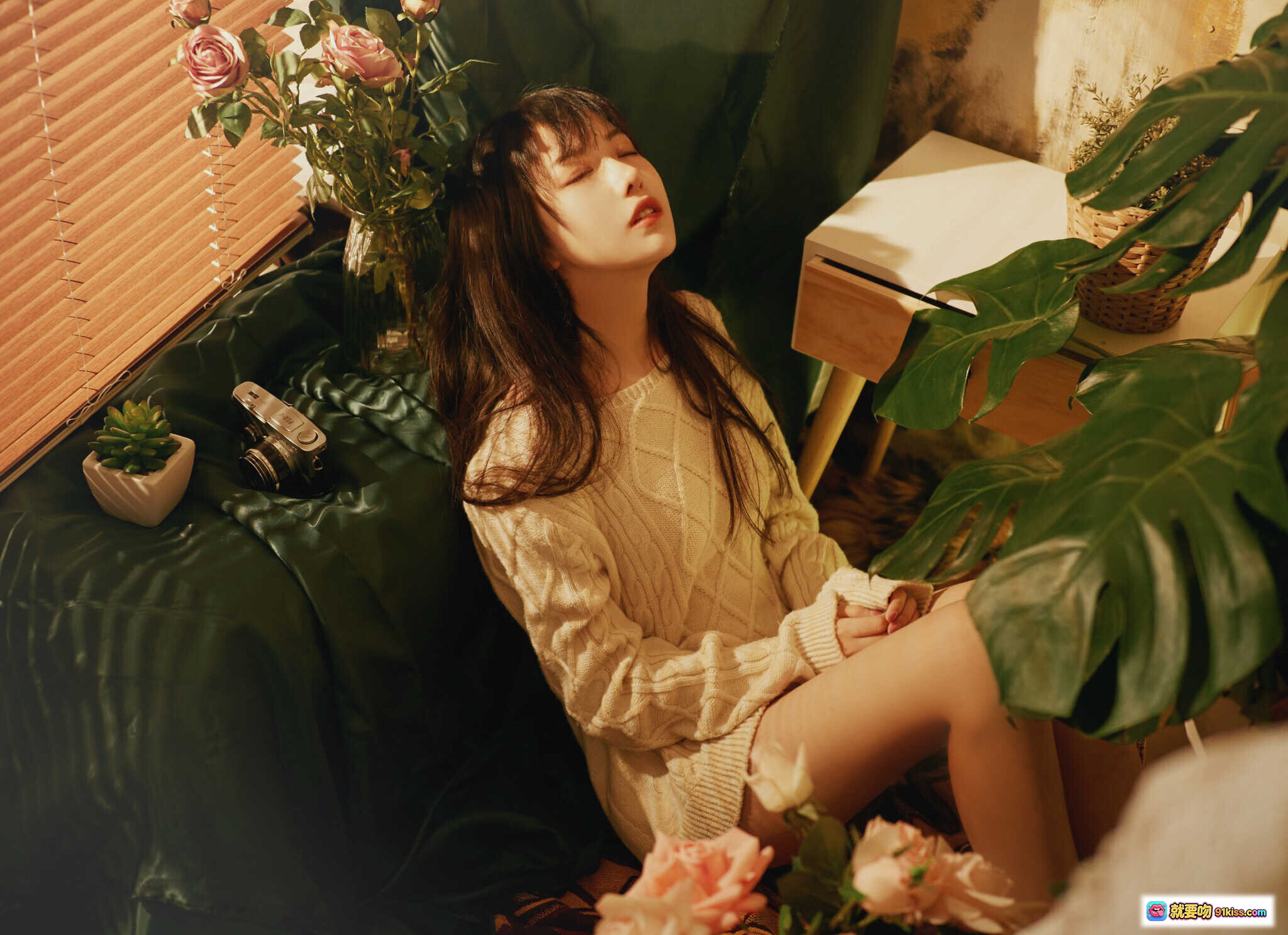 图片[3] - Shika小鹿鹿NO.002私房写真23P190M 20万粉丝福利 背影光影性感内衣居家氛围感摄影 - 就要吻