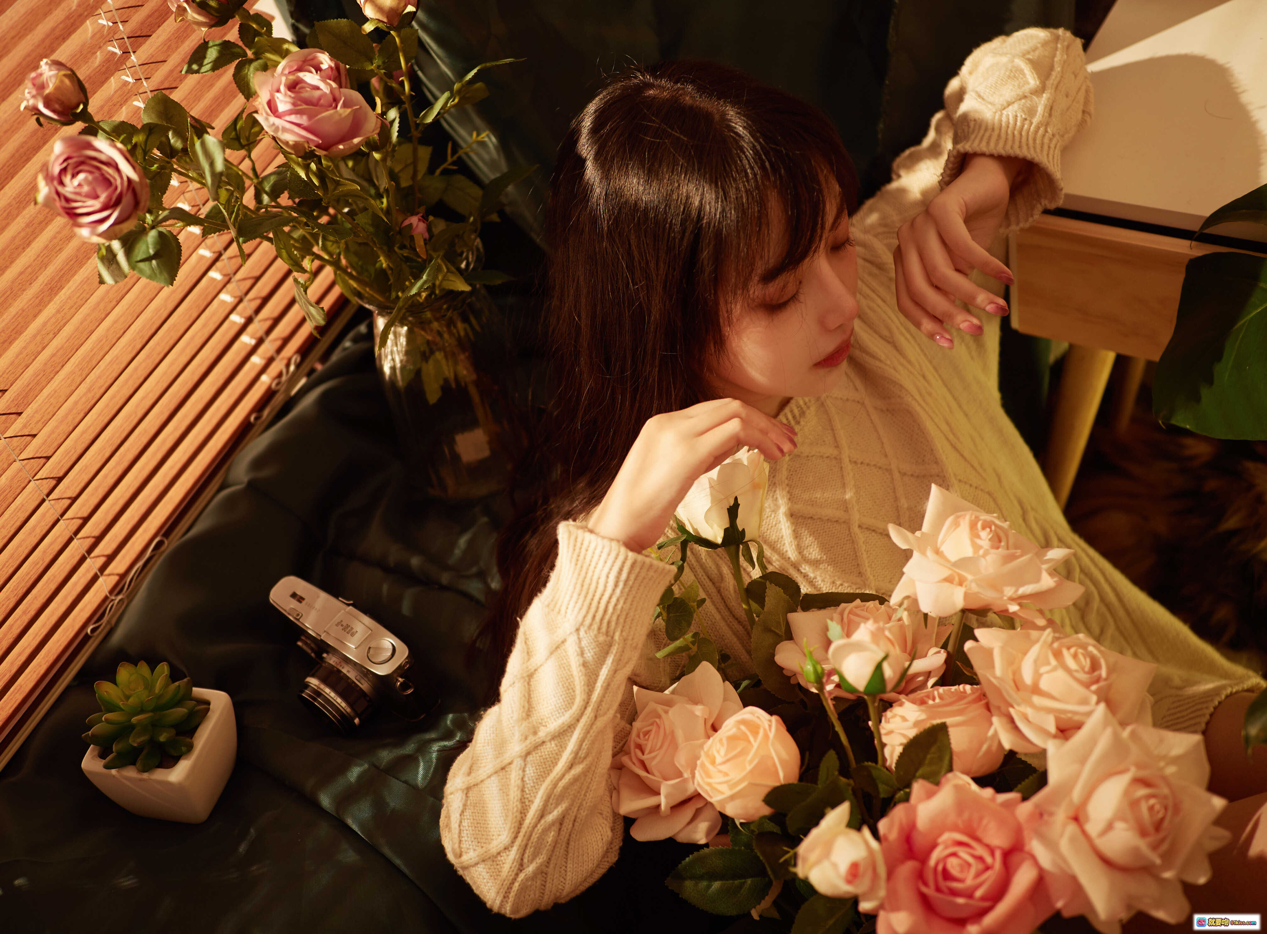 图片[6] - Shika小鹿鹿NO.002私房写真23P190M 20万粉丝福利 背影光影性感内衣居家氛围感摄影 - 就要吻