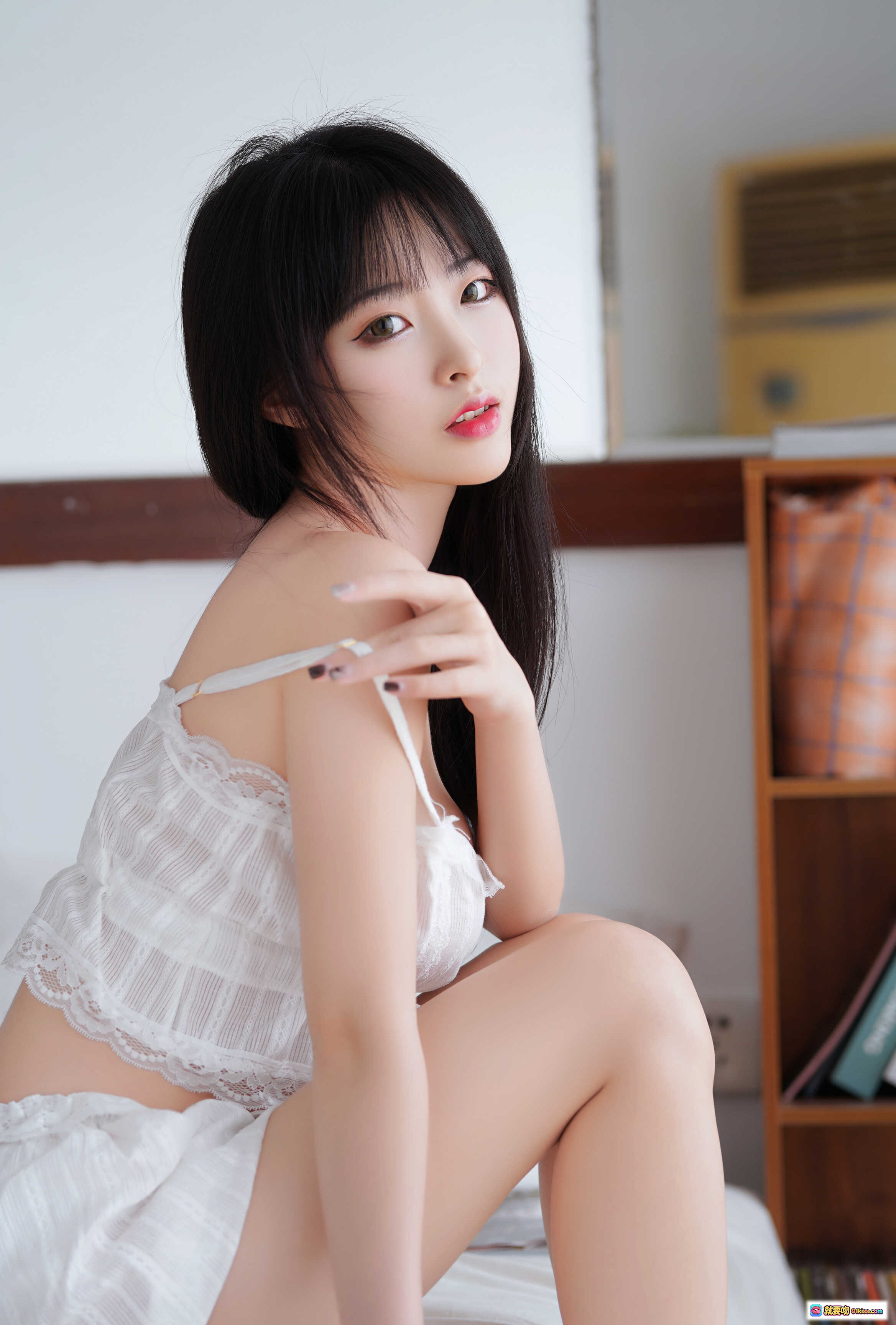 图片[9] - 清水由乃夏日清凉写真NO.001 白色蕾丝吊带裙居家榻榻米美腿特写 41P高清图集 - 就要吻