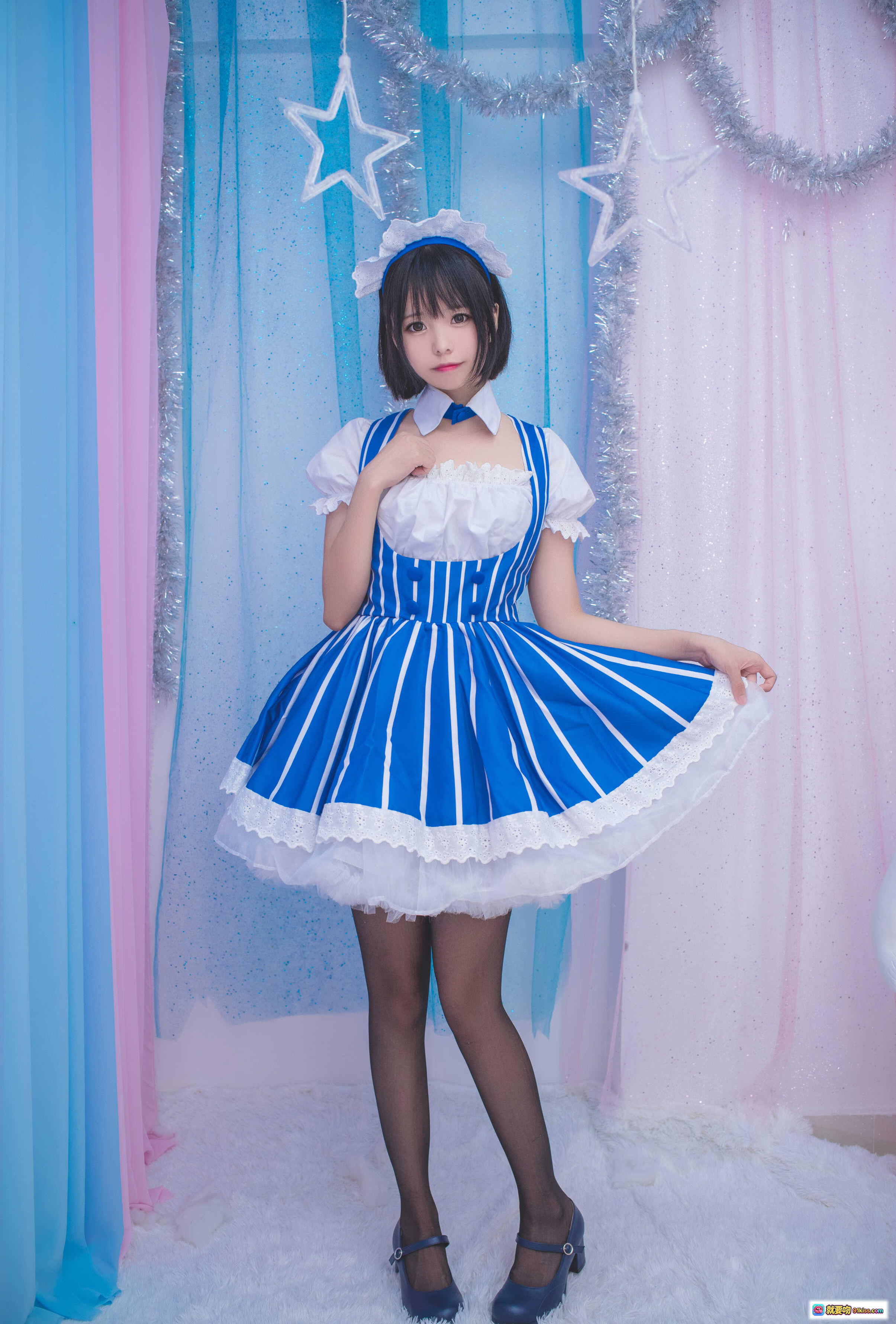 图片[7] - 白金saki女仆装写真 | 蓝白条纹制服+蕾丝边+黑丝美腿 | B站萌妹子NO.005 21P高清图集 - 就要吻