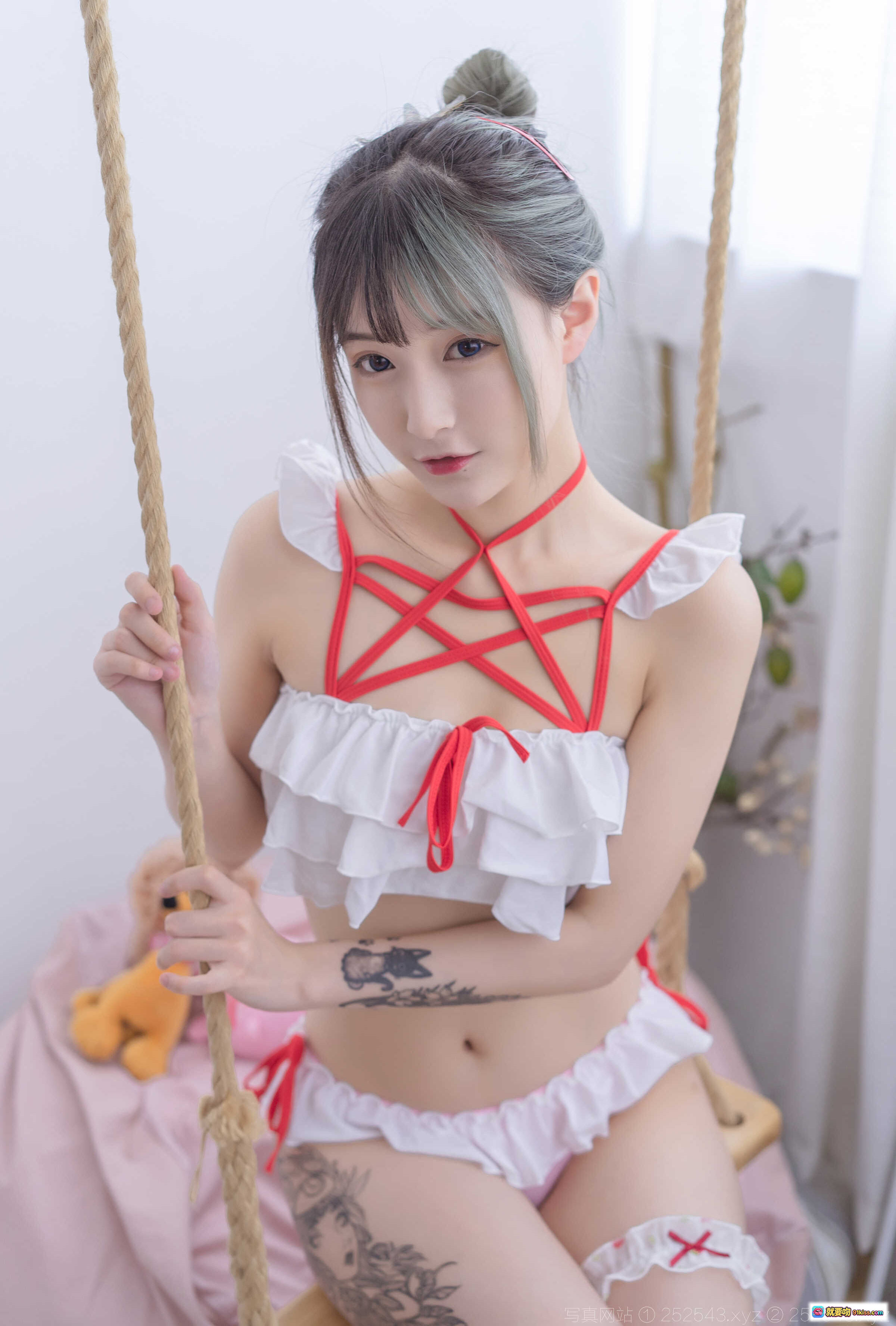 图片[10] - 铁板烧鬼舞w NO.021 制服泳装写真 20P 193M 兔耳少女粉白蕾丝内衣吊带袜居家私房美拍 - 就要吻