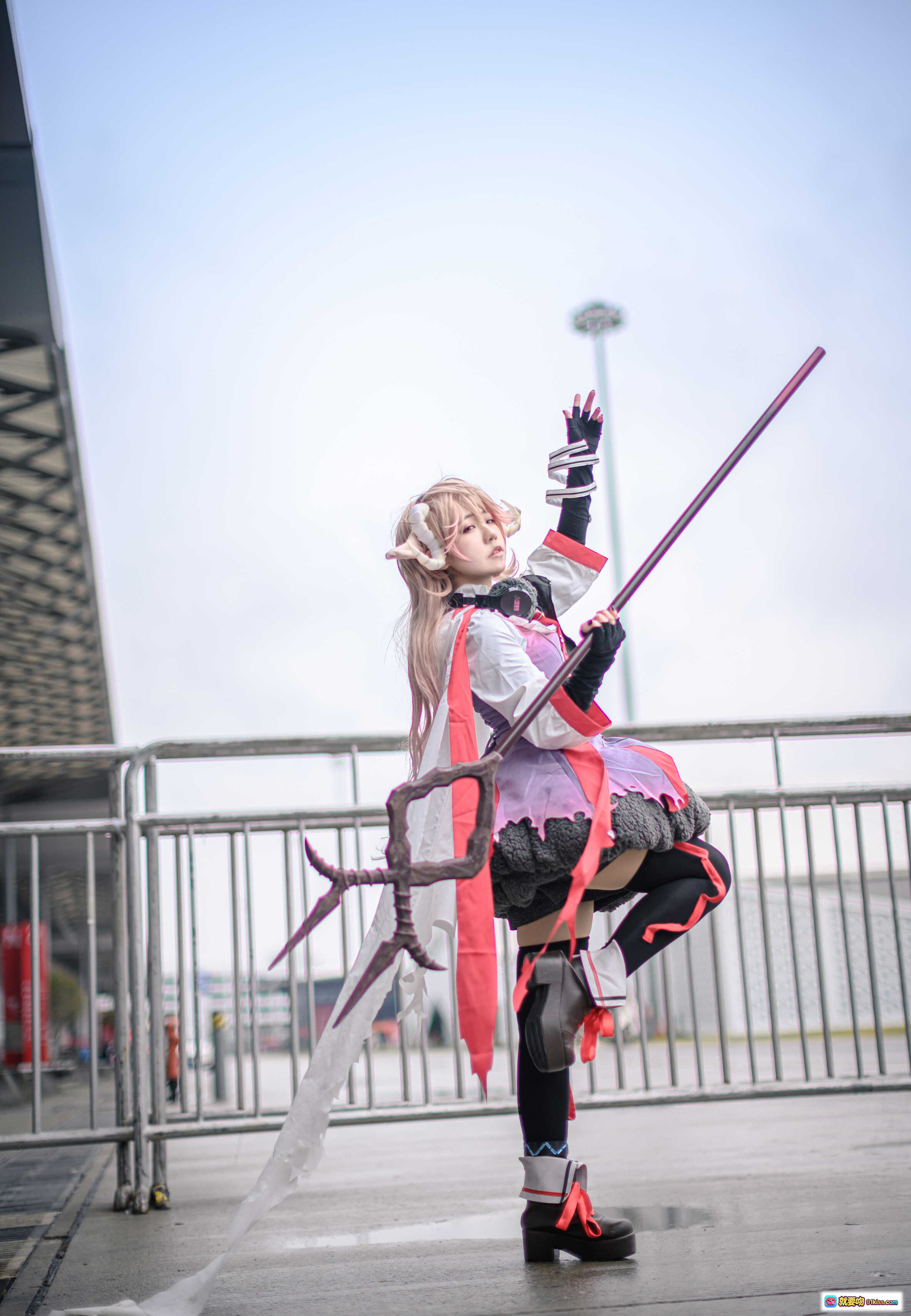 图片[6] - 蓝小沂KiKi cos明日方舟艾雅法拉 精致还原角色造型 持法杖姿态优雅 二次元动漫COSPLAY写真 - 就要吻