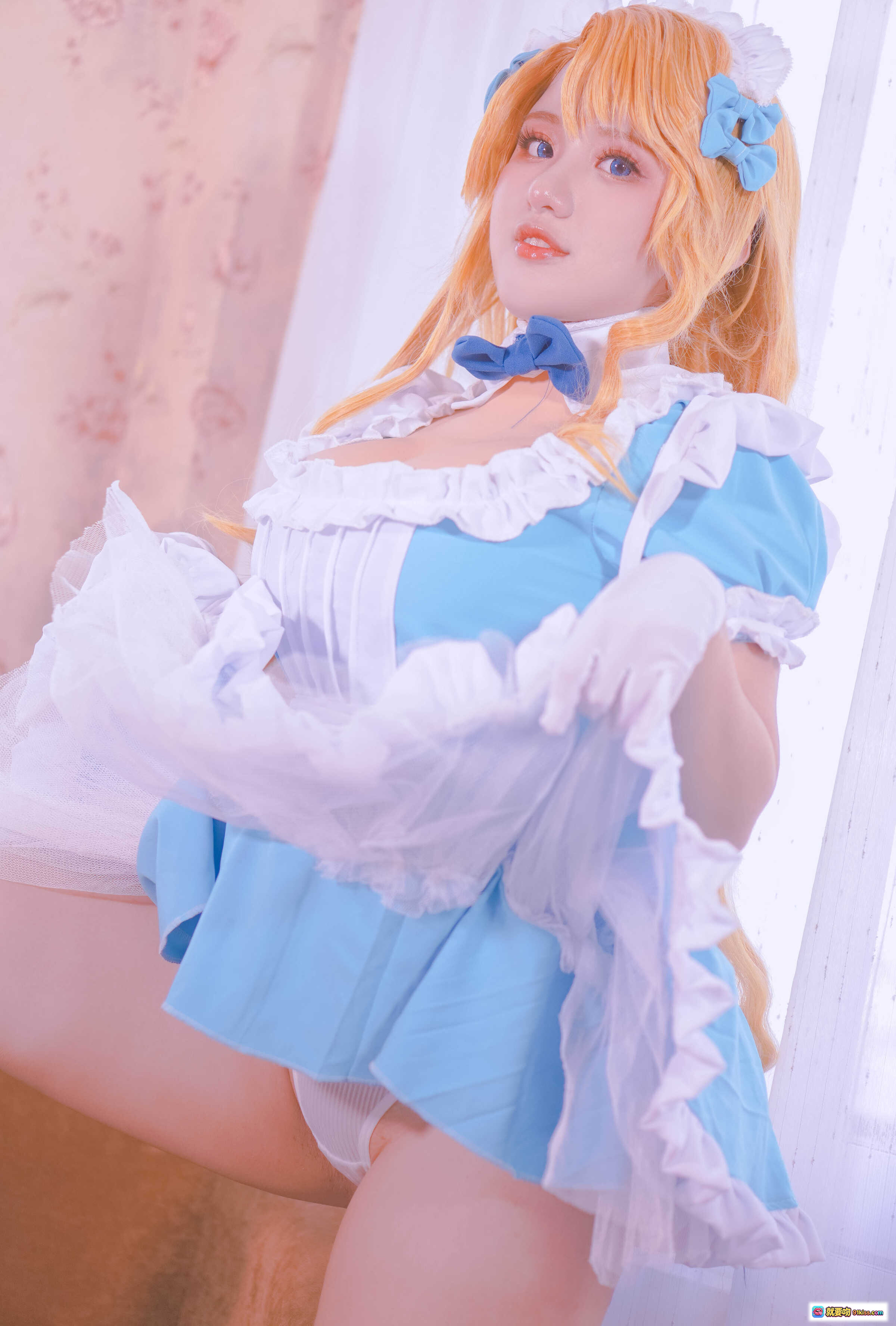 图片[3] - 越南COSER Chono Black NO.005 Emile Bertin《碧蓝航线》蓝白女仆装+条纹袜+高跟鞋性感背影写真 - 就要吻