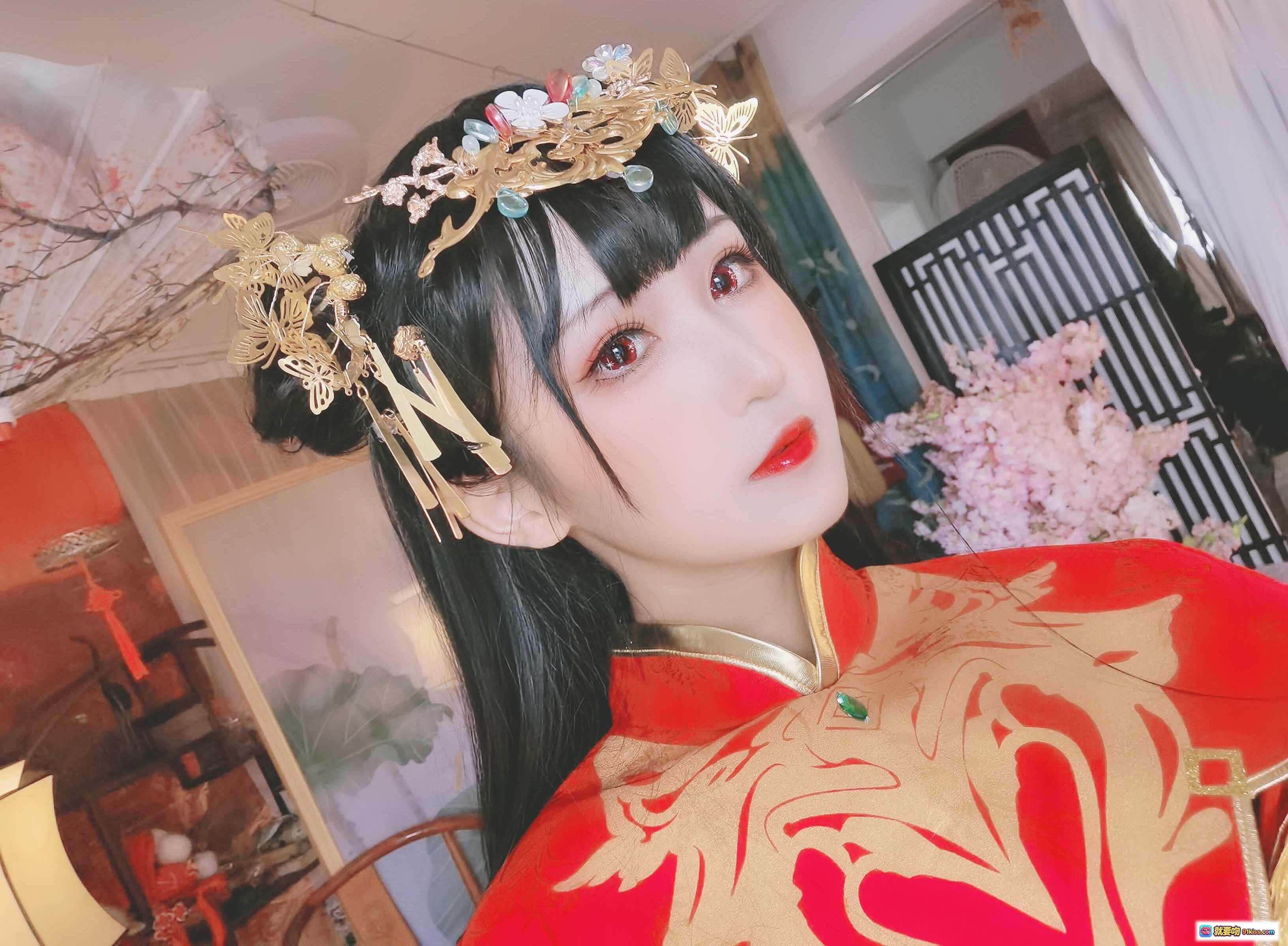 图片[8] - 三度_69 NO.056 逸仙古风自拍｜红金刺绣汉服+精致发饰+古典妆容+室内雅致布景 - 就要吻