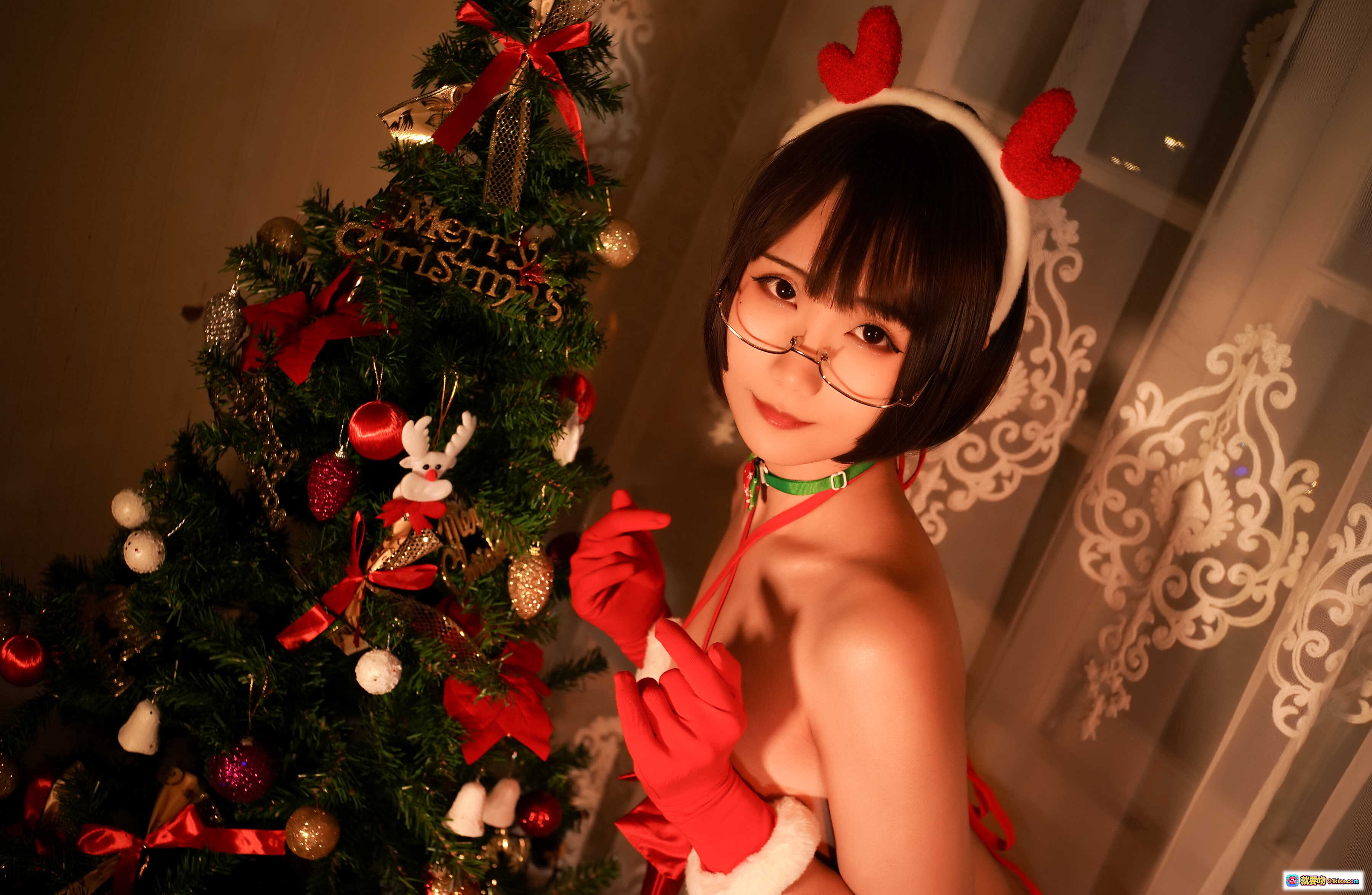 图片[10] - 曉美媽NO.012雪夜赞歌圣诞主题写真｜红白圣诞装+眼镜少女+节日氛围感+30P高清图集 - 就要吻