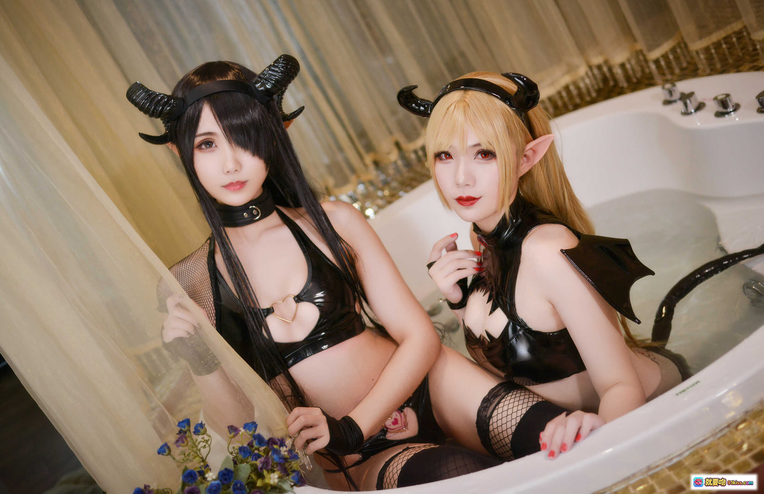 图片[7] - 曉美媽NO.007魅魔雙人合集｜黑絲角飾精靈耳Cosplay｜浴室私房寫真｜19P高清美圖 - 就要吻