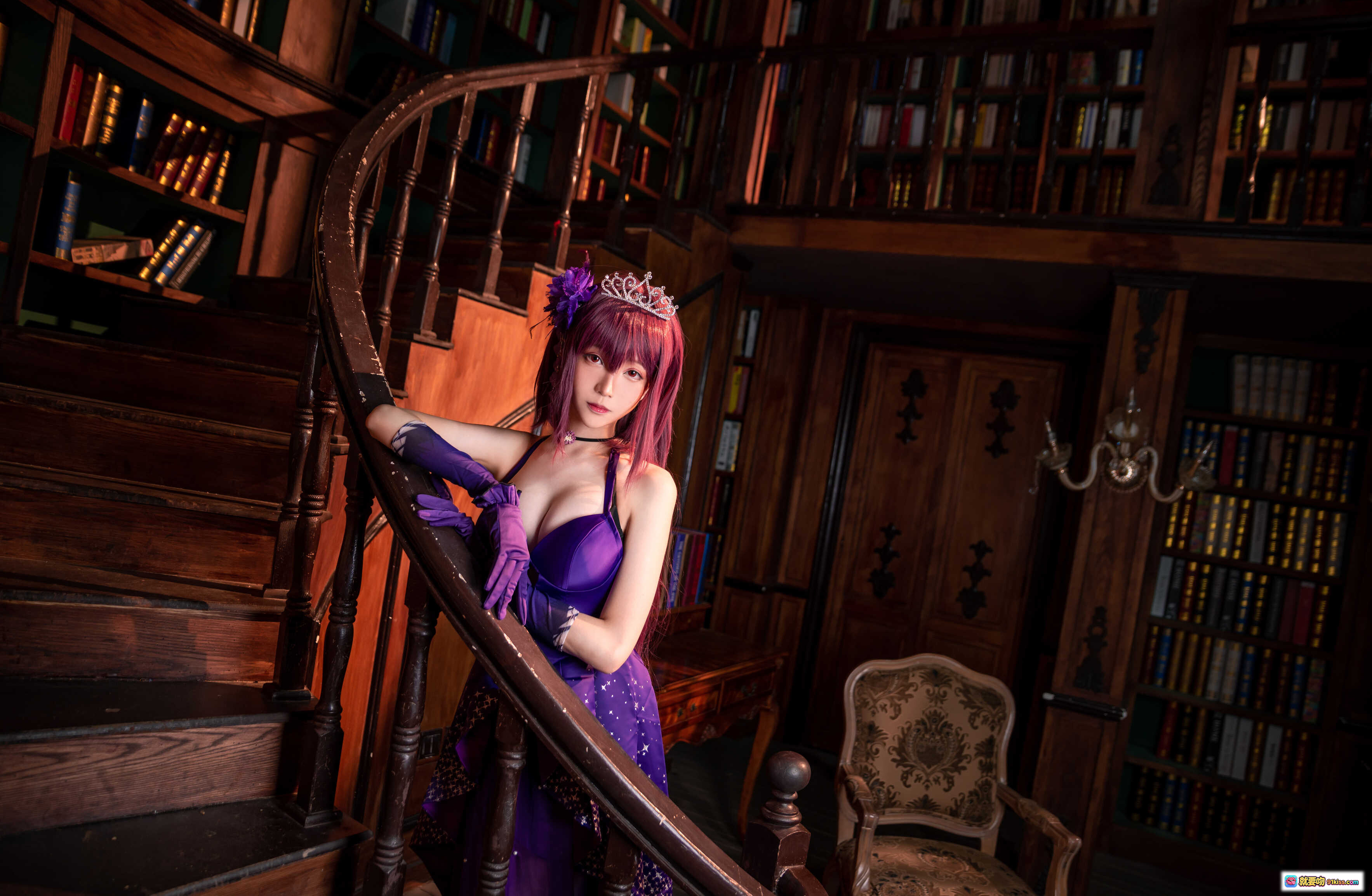 图片[7] - 青青子Js NO.007 Fate斯卡哈2紫色礼服cosplay写真 皇冠手套红酒杯优雅坐姿37P高清图集 - 就要吻