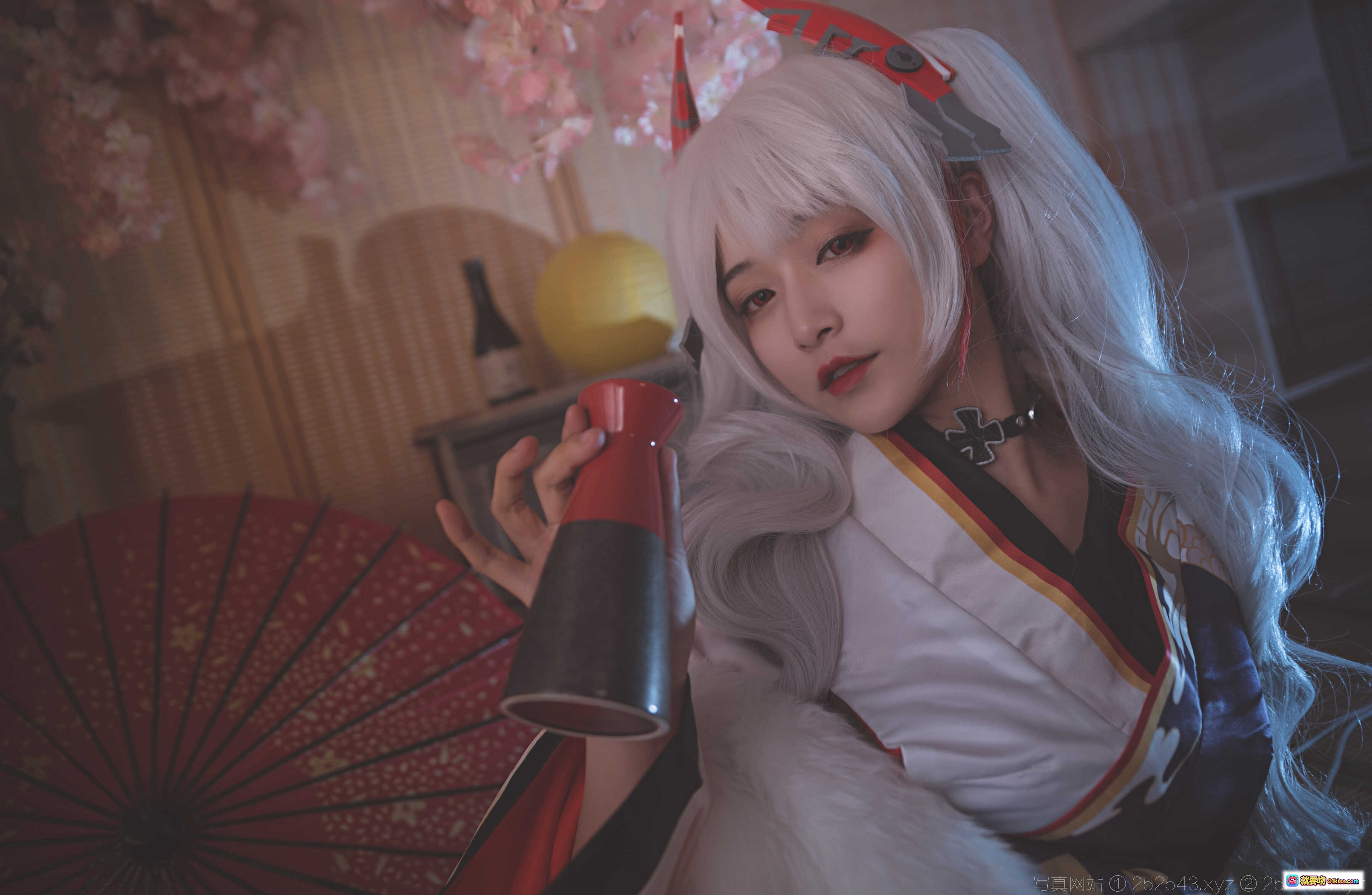 图片[2] - 铁板烧鬼舞w欧根亲王cosplay和风樱花场景银发少女举酒壶日式浴衣写真NO.010 - 就要吻