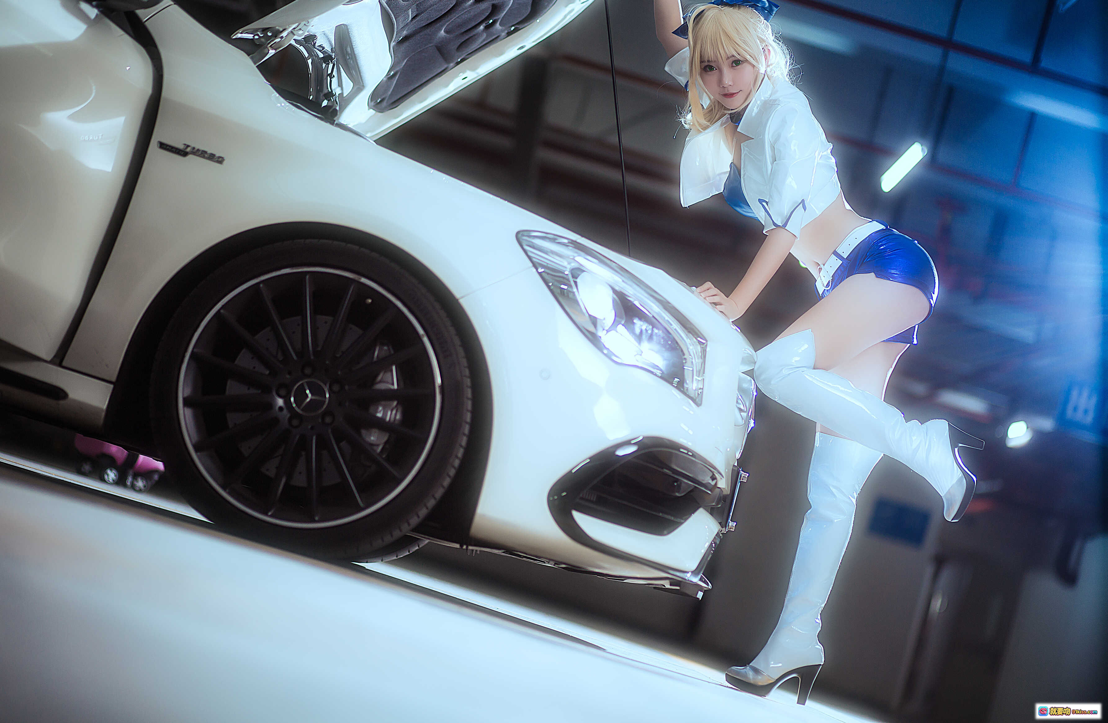 图片[10] - 鳗鱼霏儿NO.052赛车主题写真-白衬衫蓝短裤车内性感坐姿-高清22P大图 - 就要吻