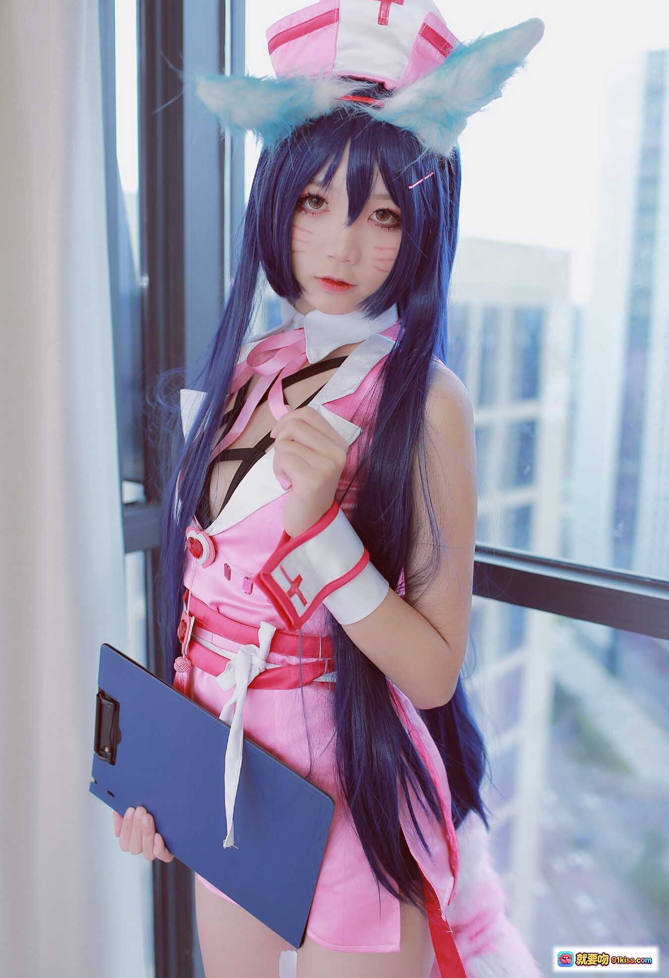 图片[7] - 五更百鬼_NO.011 阿狸护士服Cosplay 粉色系萌系角色扮演 蓝发猫耳护士装 持文件夹写真 37P高清图集 - 就要吻