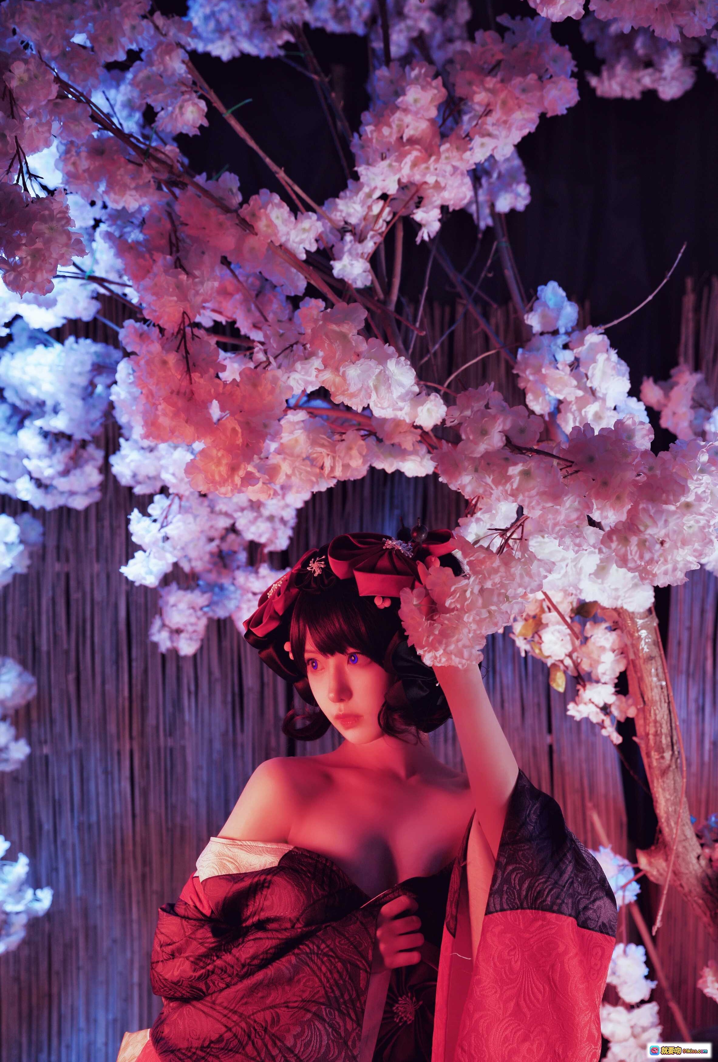 Shika小鹿鹿NO.046北斋和服写真｜樱花夜景红黑和风美少女｜日系摄影艺术图集 - 就要吻