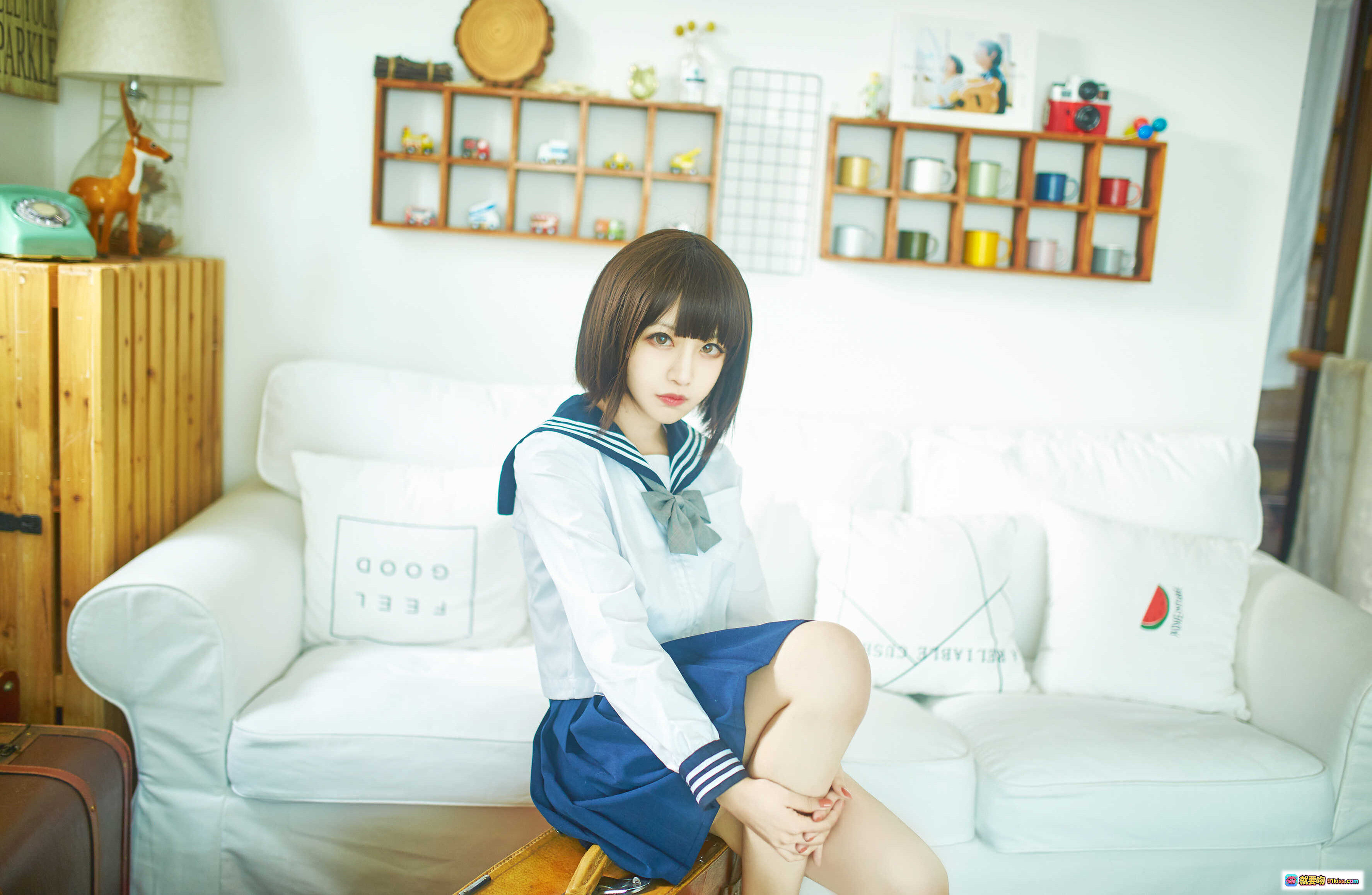 图片[2] - Shika小鹿鹿 NO.003 JK制服少女教室写真 11P高清图集 蓝白水手服赤脚课桌场景 清新日系风格 - 就要吻