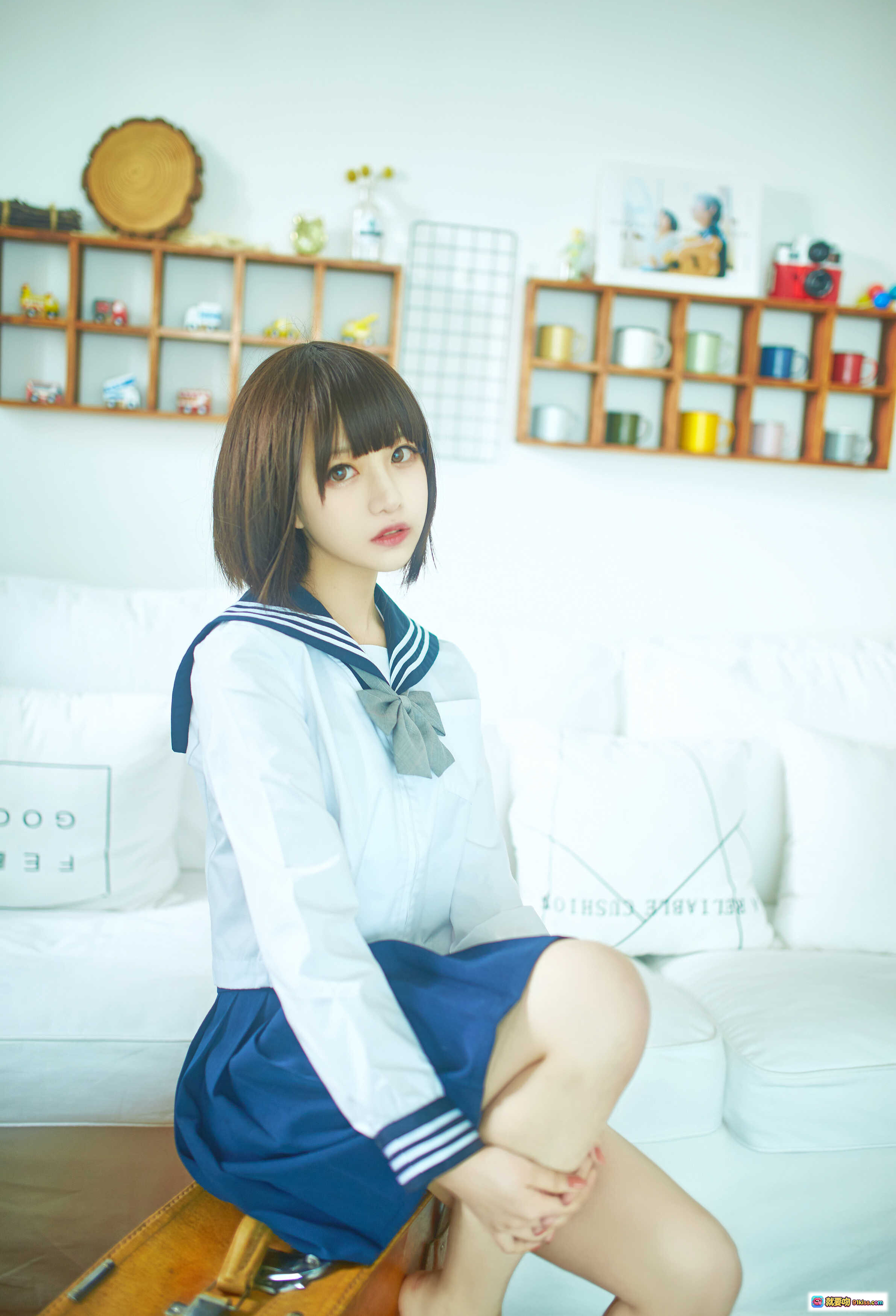图片[5] - Shika小鹿鹿 NO.003 JK制服少女教室写真 11P高清图集 蓝白水手服赤脚课桌场景 清新日系风格 - 就要吻