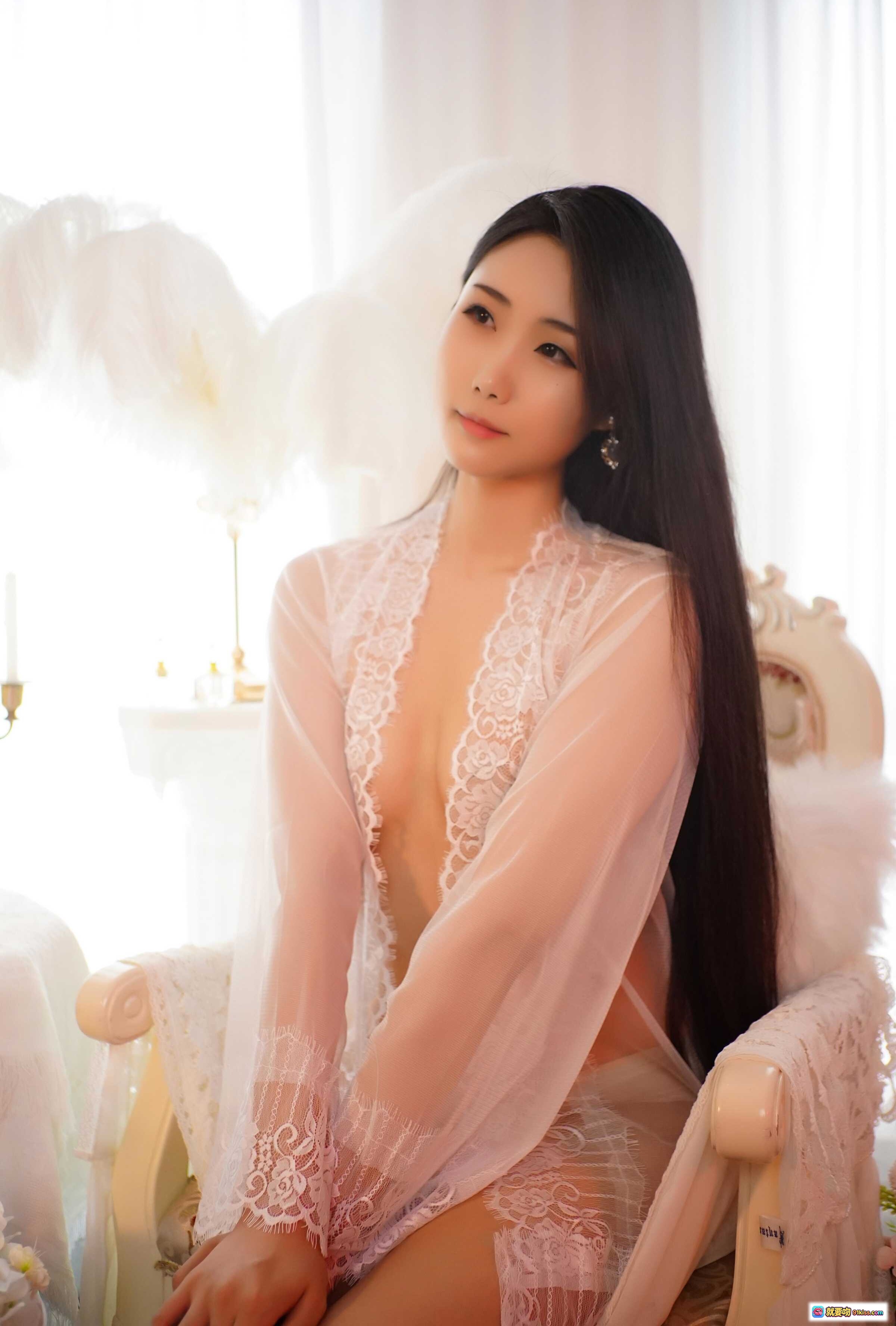 图片[6] - 曉美媽 NO.020 微醺寫真 | 透視蕾絲睡衣 | 美腿玉足 | 豪華古典沙發 | 酒杯花束氛圍感 | 32P高清私房照 - 就要吻