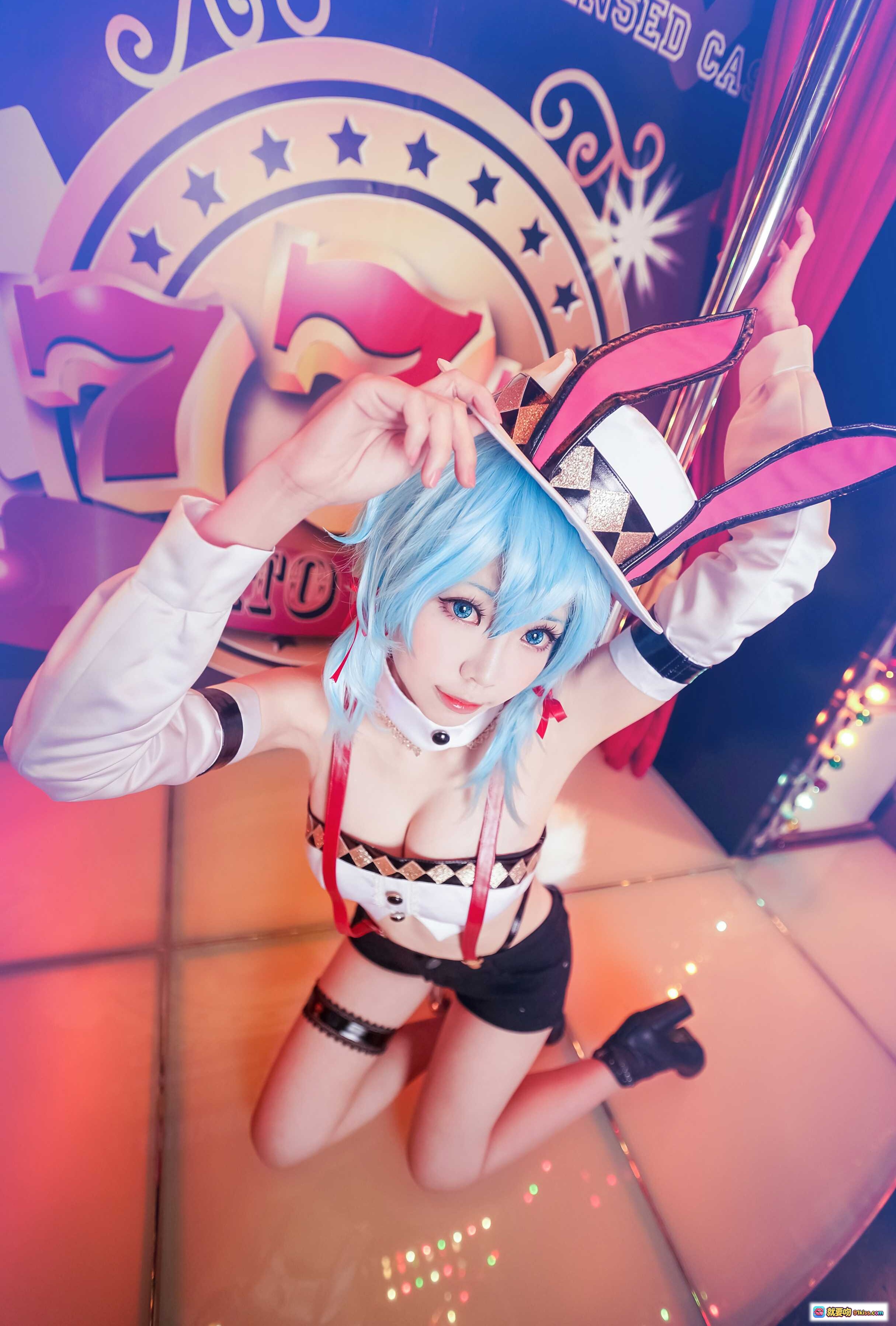 图片[8] - ElyEE子NO.022蓝发兔女郎cosplay赌场老虎机前性感写真 皇家鹰主题灯光炫彩场景 - 就要吻