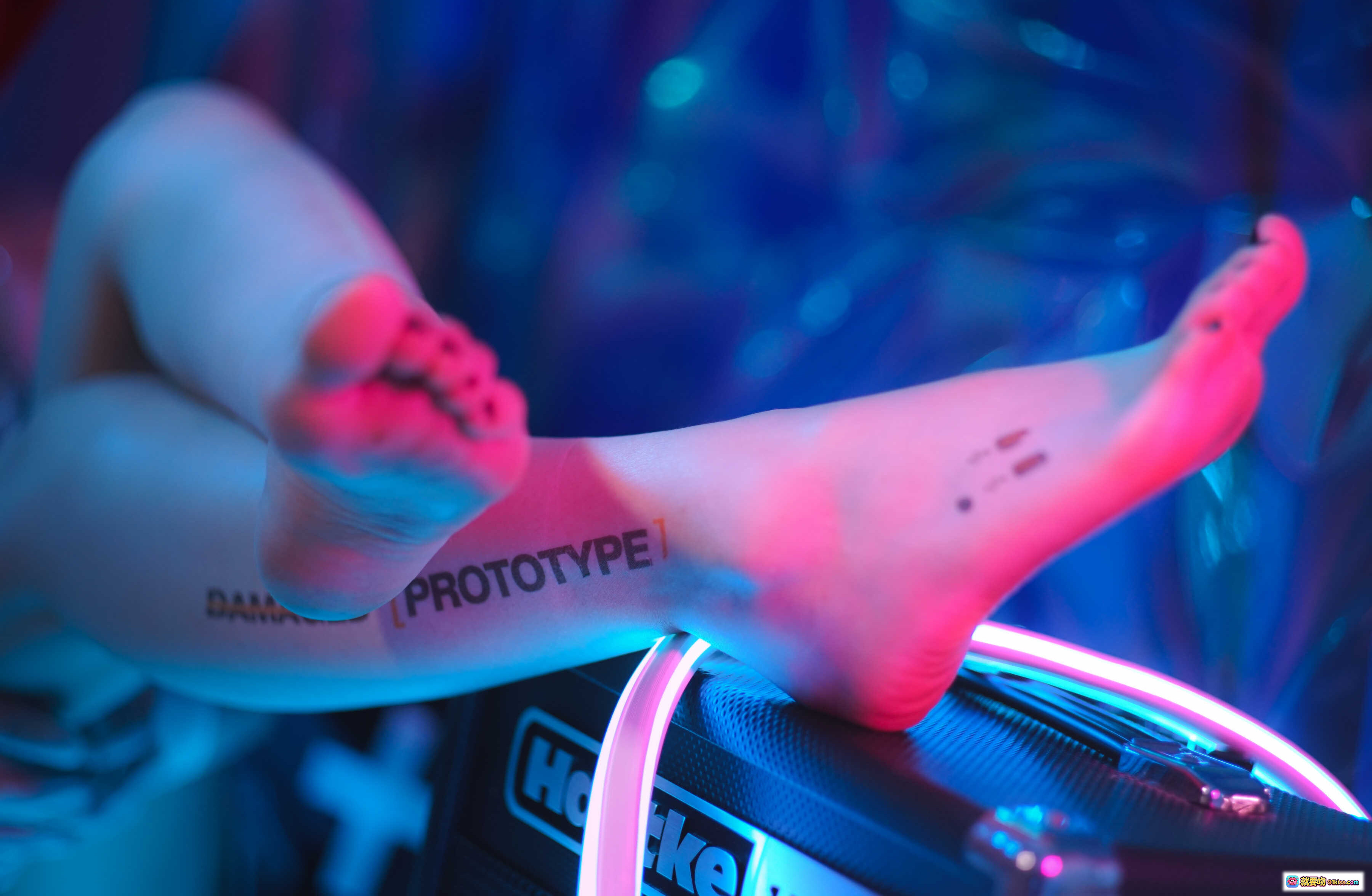 图片[7] - 曉美媽 NO.021 X爱处理人型机 47P 517MB 赛博霓虹光影 透明材质 机械美学 性感曲线 高清写真集 - 就要吻