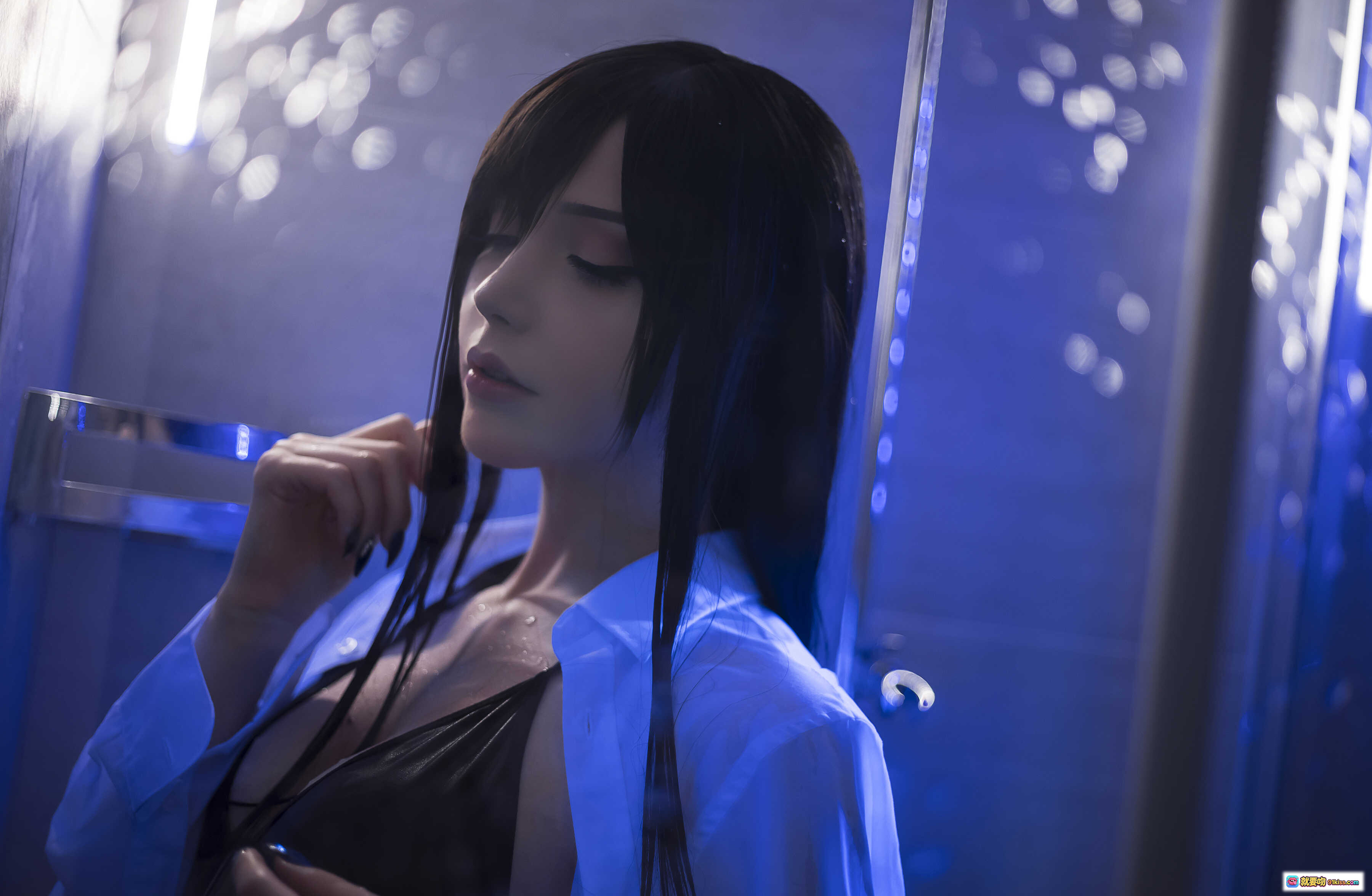 图片[2] - Sayathefox NO.013 浴室诱惑写真 | 蓝光科技枪械 | 黑色内衣白衬衫 | 未来感氛围摄影 | 高清10P图集 - 就要吻