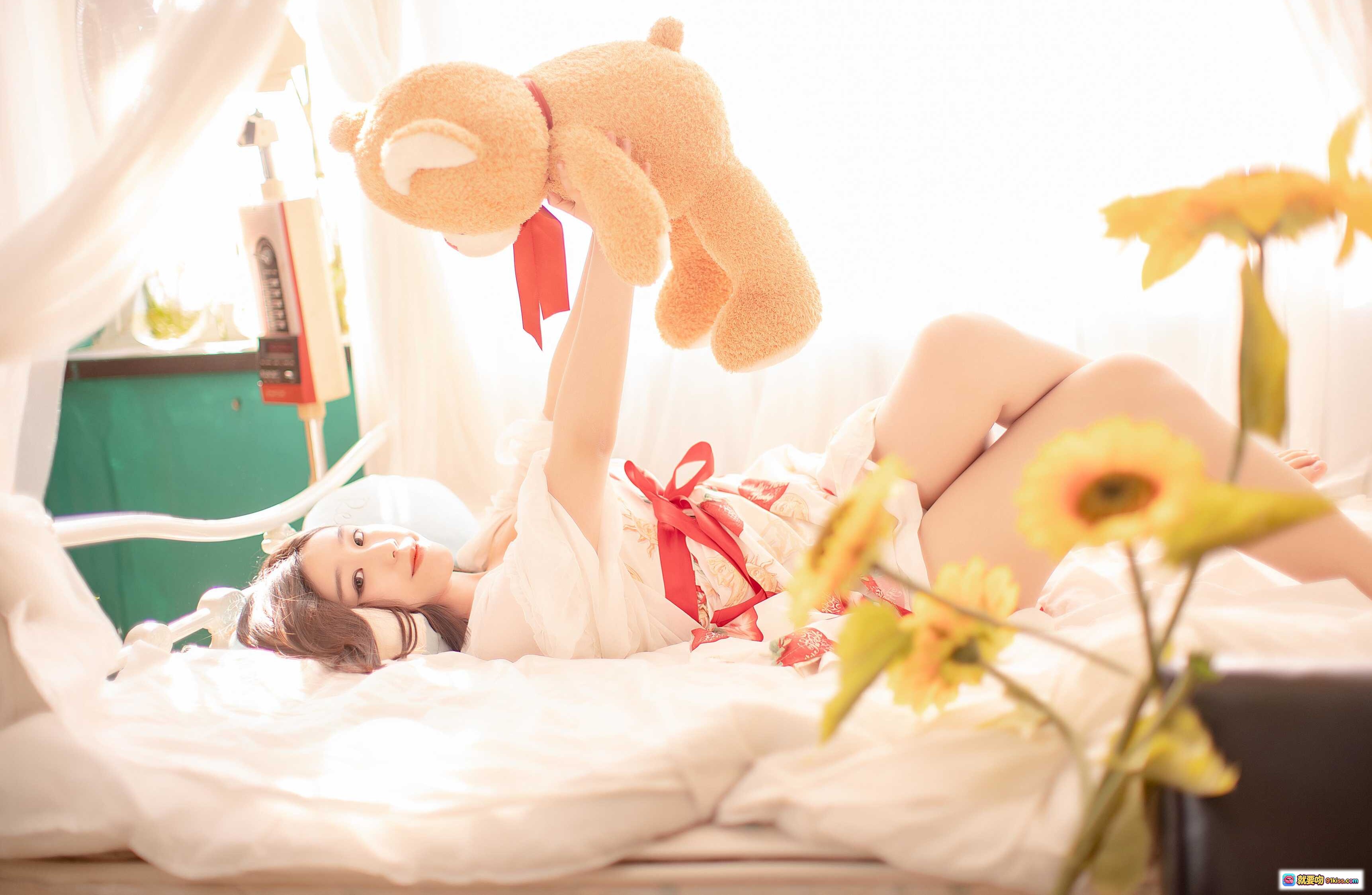 图片[6] - 穆零Mu0 NO.35 花季少女写真 | 温柔白纱裙抱泰迪熊 | 窗边阳光少女风 | 甜美居家私房照 - 就要吻