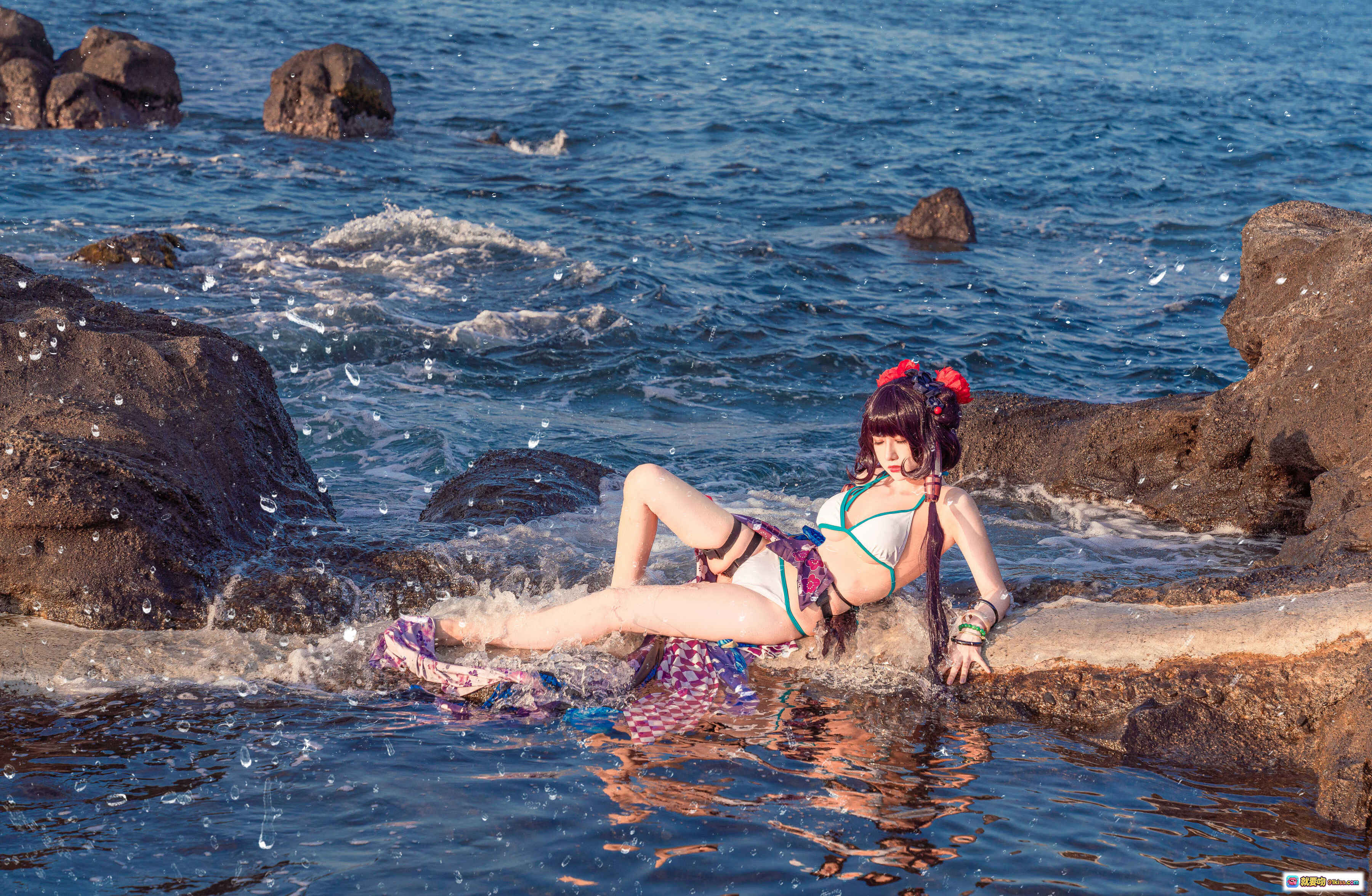 图片[8] - Shika小鹿鹿NO.076阿荣cosplay海边岩石写真 | 美女持剑泳装造型 | 日落海景氛围感大片 - 就要吻