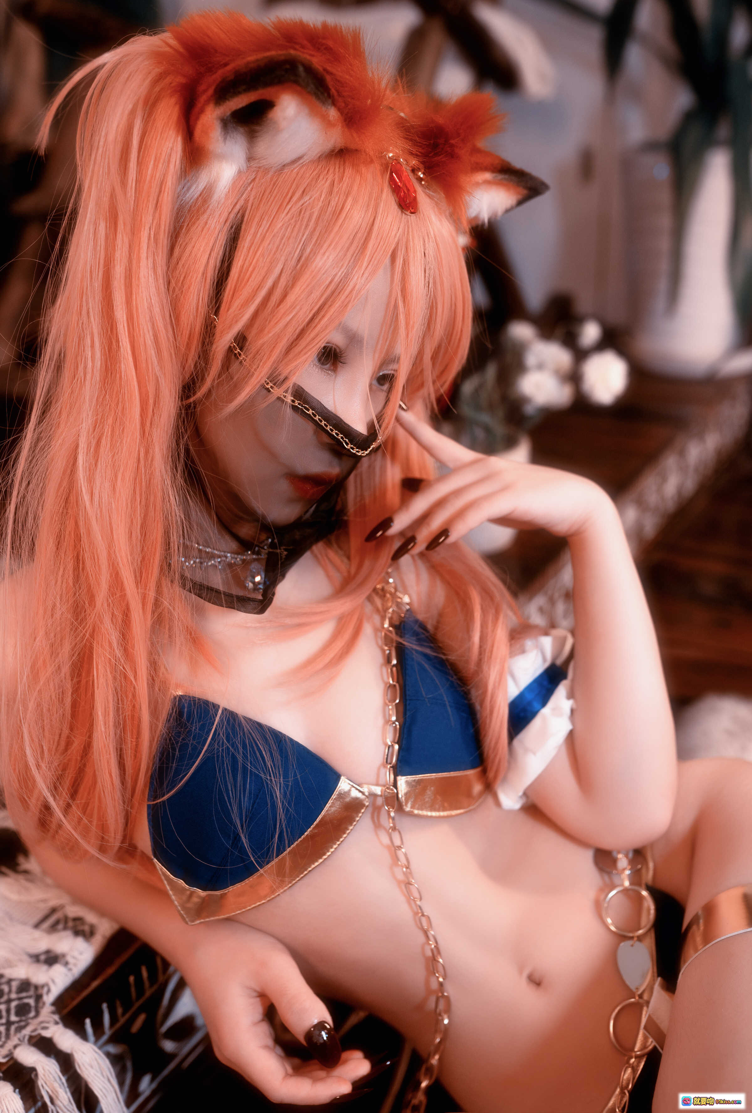 图片[8] - 晕崽Zz NO.007 玉藻前 48P高清写真 美腿玉足黑甲 蓝色内衣私房照 柔光氛围感 沙发床榻场景 二次元风格摄影 - 就要吻