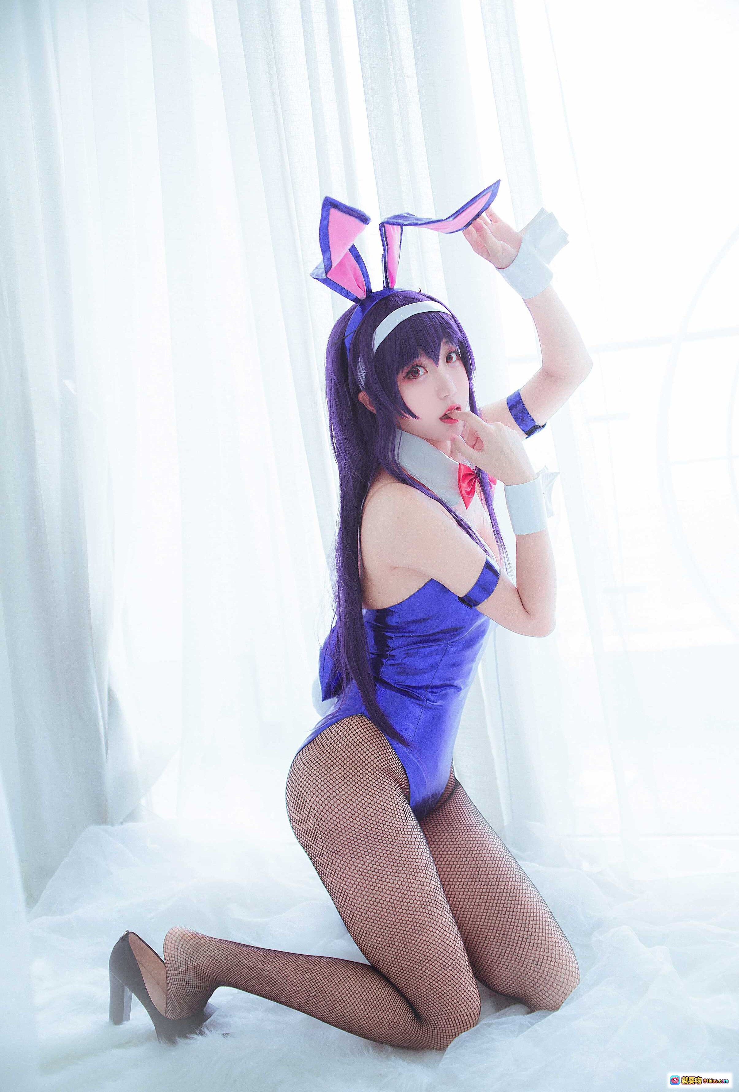 图片[2] - 黑川NO.016霞之丘诗羽cos写真｜紫发白裙吊椅少女｜日系动漫角色扮演｜室内清新风摄影｜41P高清图集 - 就要吻